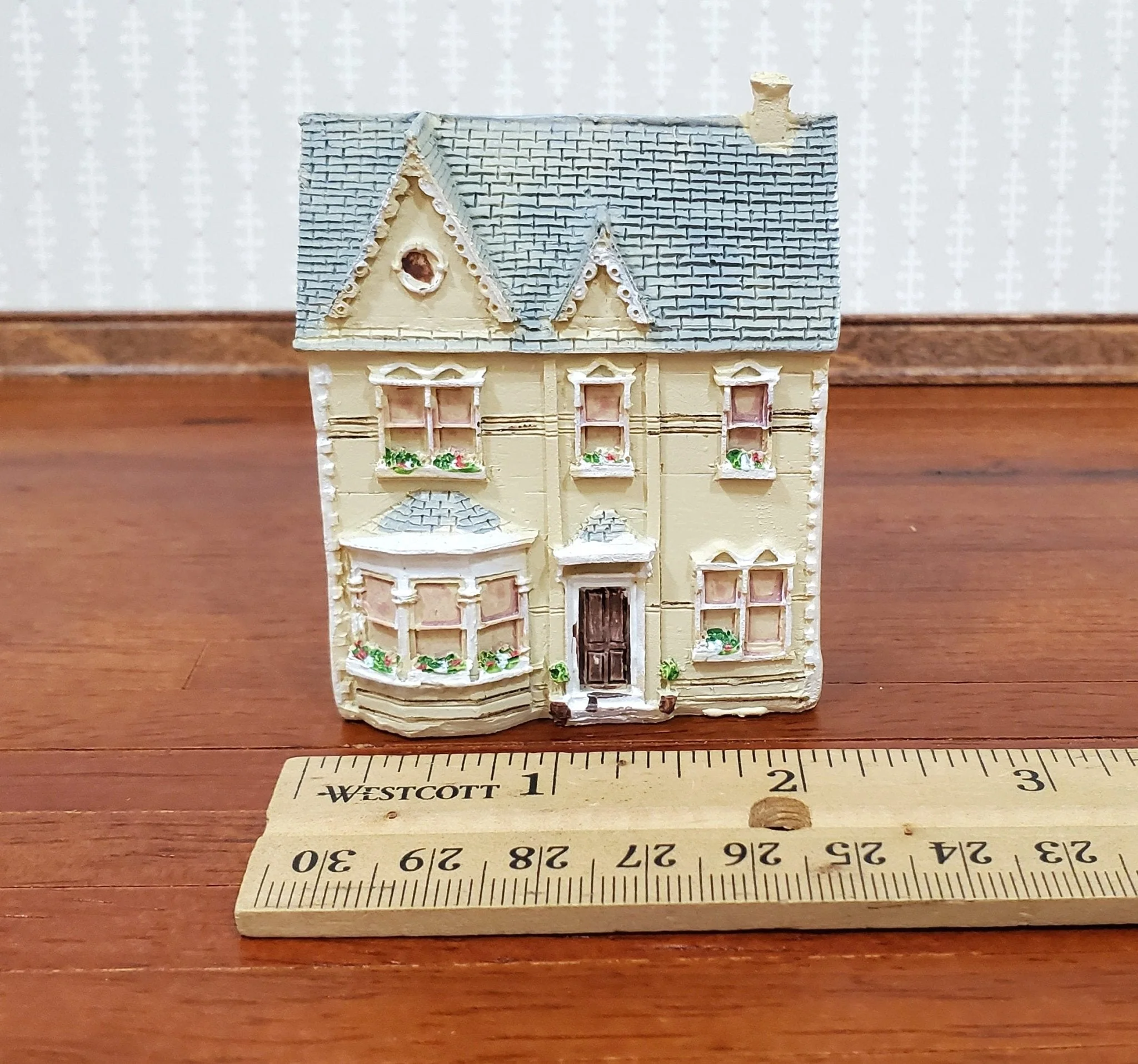 1:144 Scale Dollhouse Resin Miniature "Holme Lodge House" 2 Story - Image 6