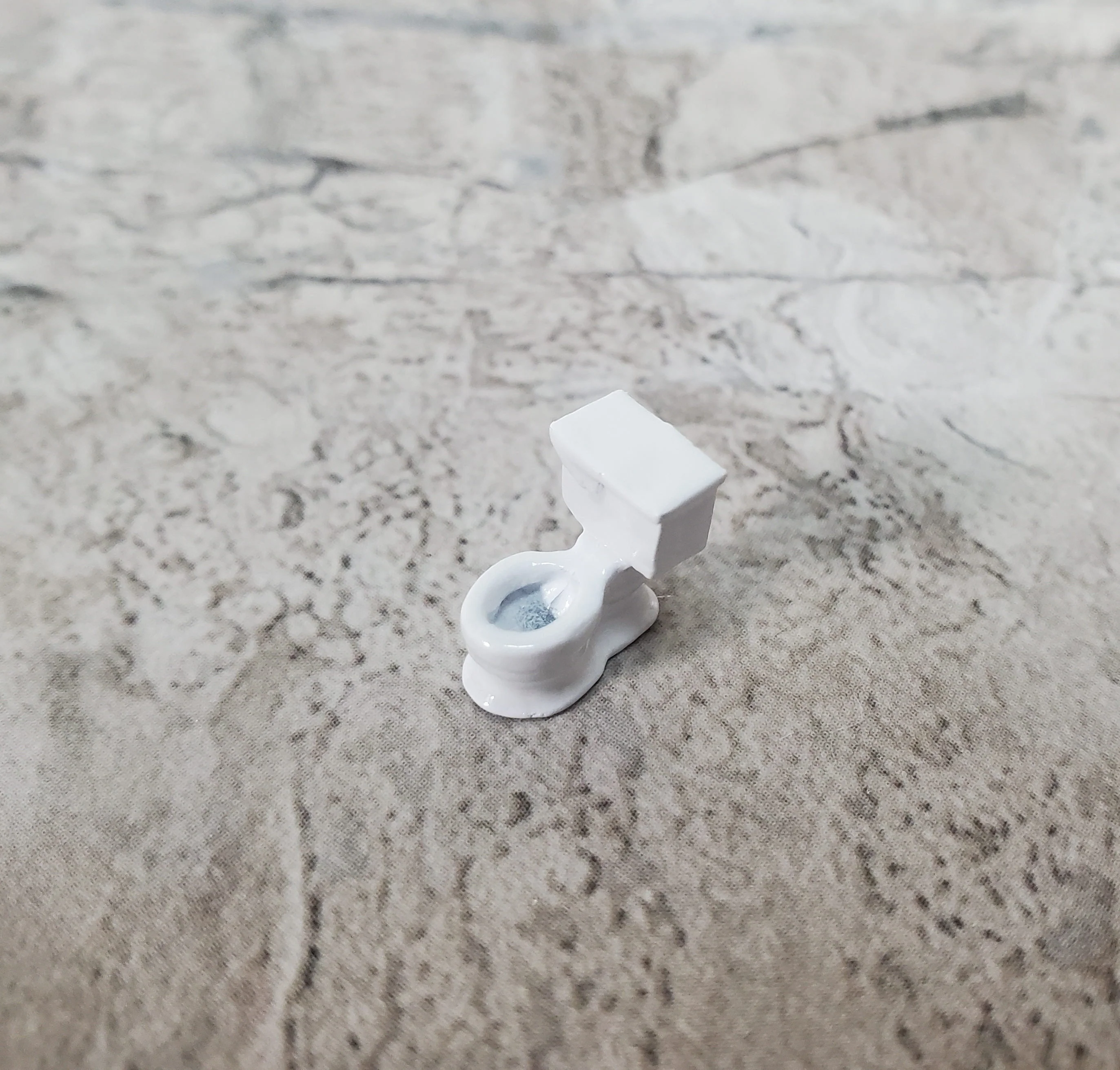 1:144 Scale Miniature Toilet Micro Minis Painted Metal White Dollhouse Furniture - Image 2