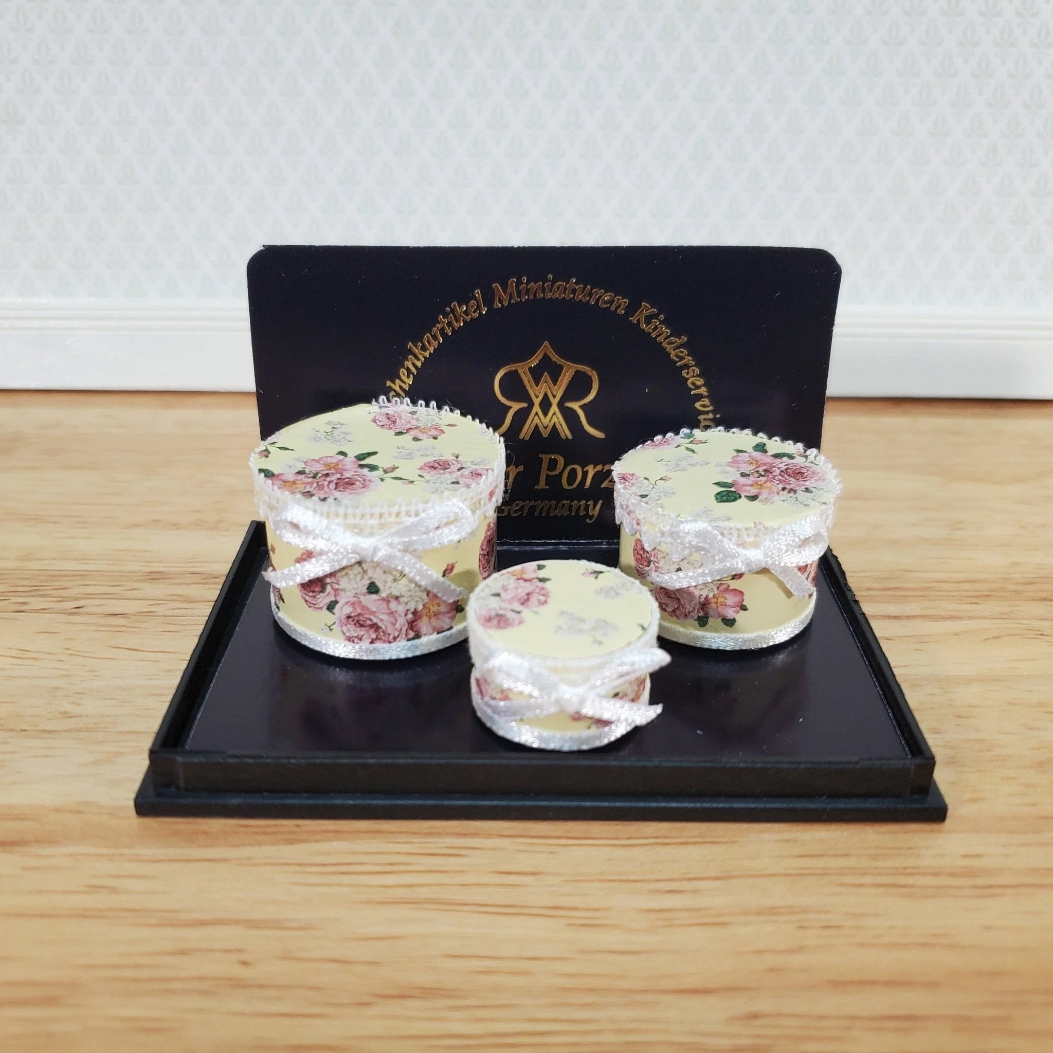 3 Dollhouse Hat Boxes Round by Reutter 1:12 Scale Miniature Accessories - Image 2