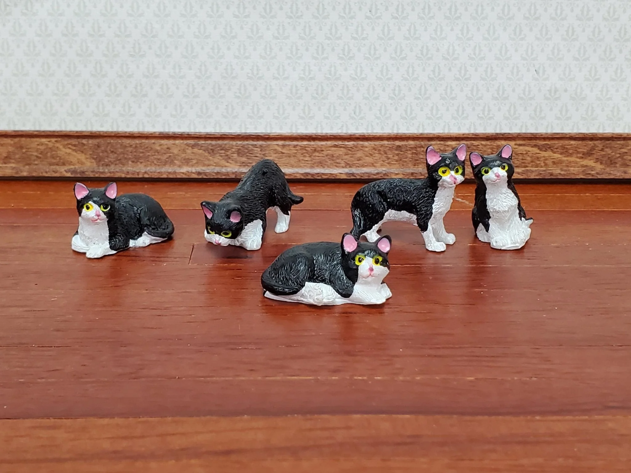 5 Dollhouse Cats Black & White Tuxedo Kittens 1:12 Scale Various Poses Animals Pets