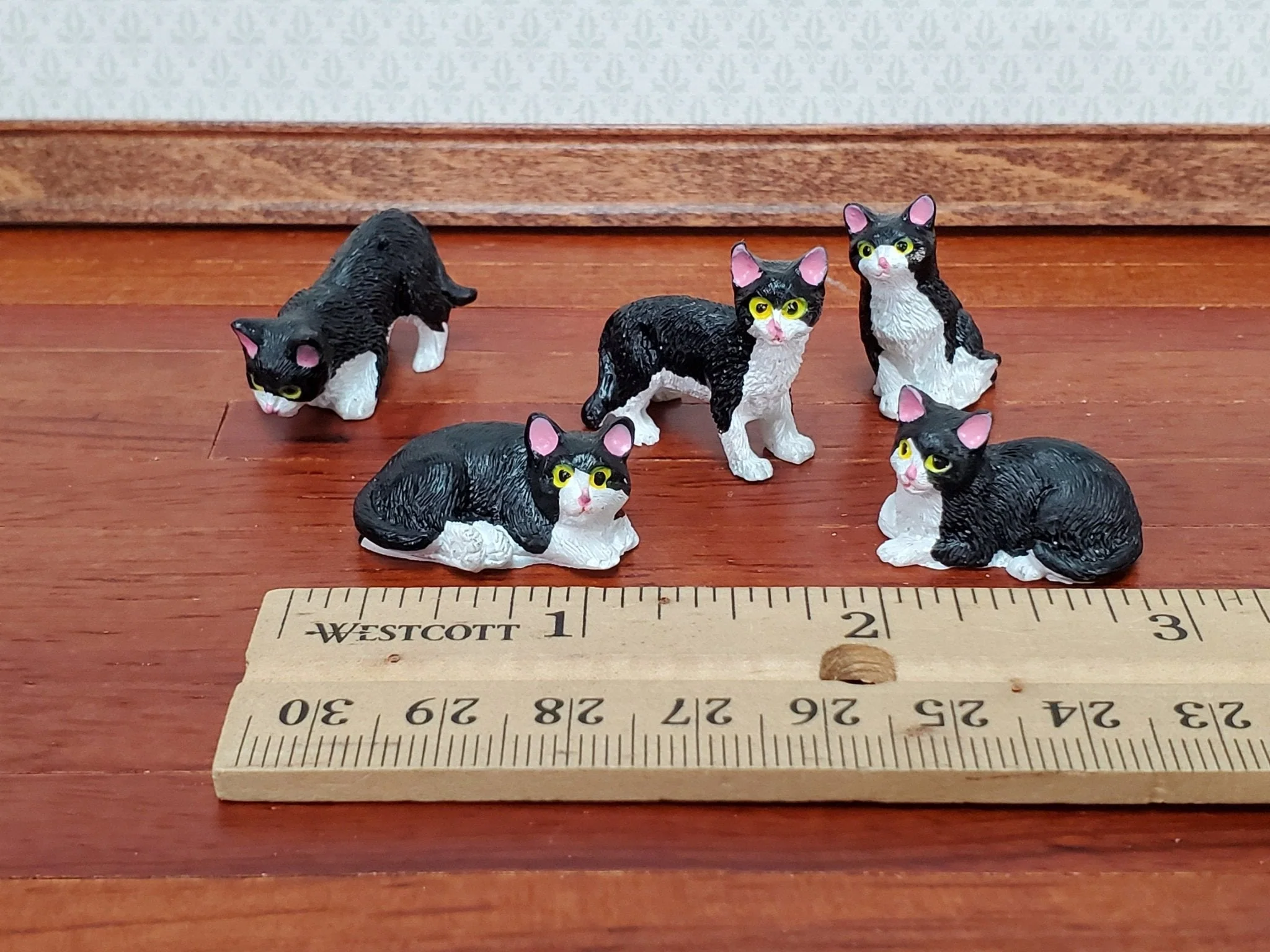 5 Dollhouse Cats Black & White Tuxedo Kittens 1:12 Scale Various Poses Animals Pets - Image 2