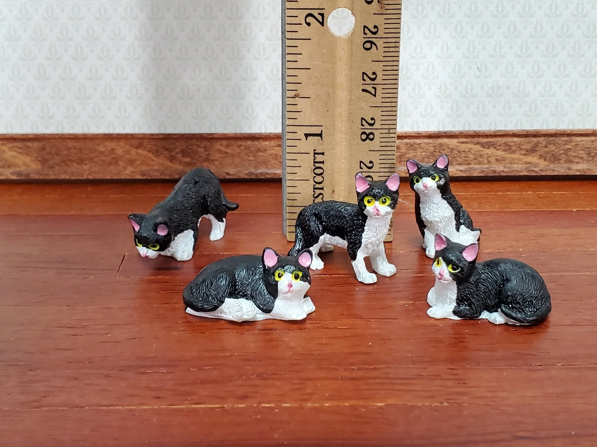 5 Dollhouse Cats Black & White Tuxedo Kittens 1:12 Scale Various Poses Animals Pets - Image 3
