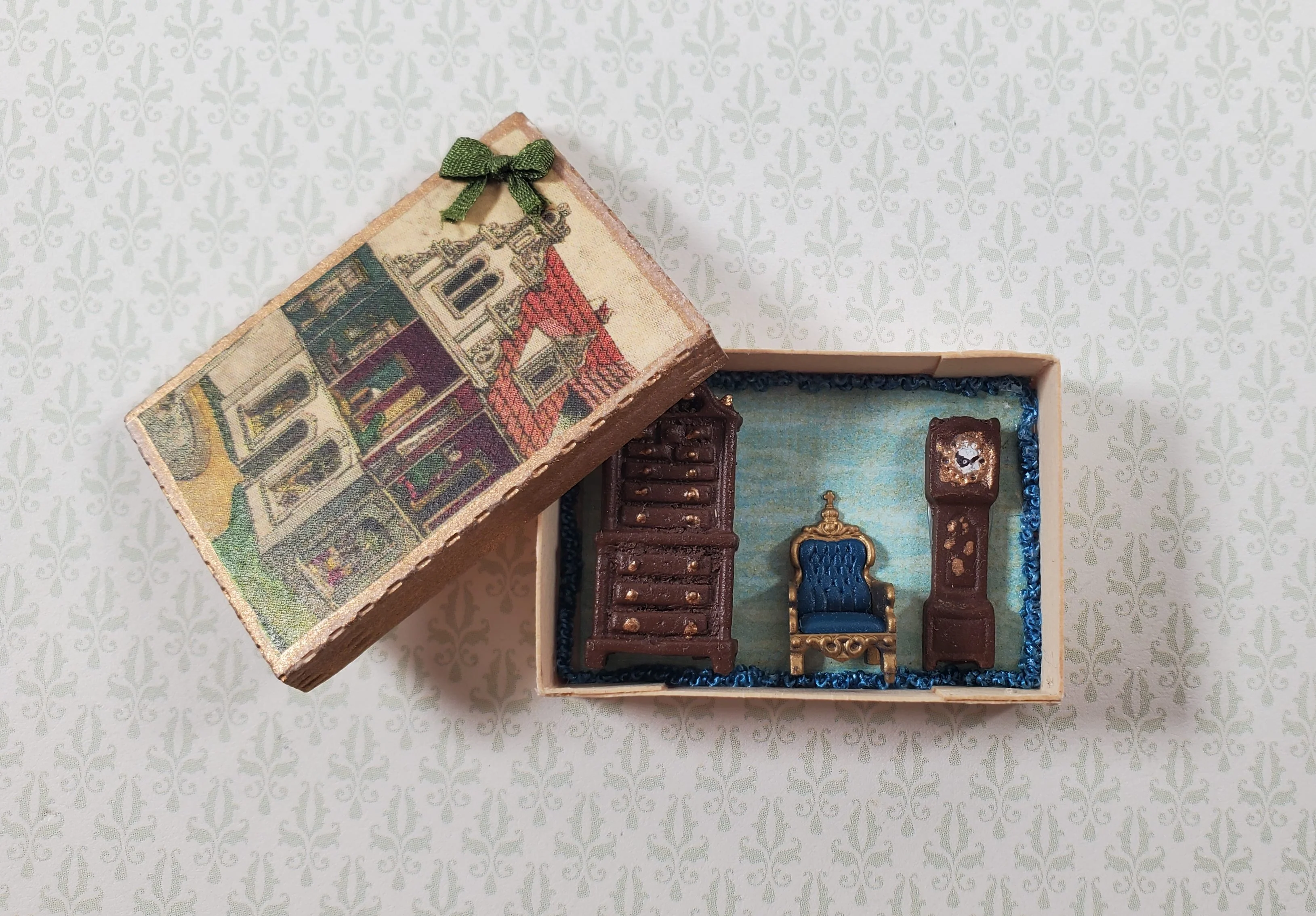 Dollhouse 1:144 Toy Furniture in Gift Box Handmade 1/12 Scale Miniature Present
