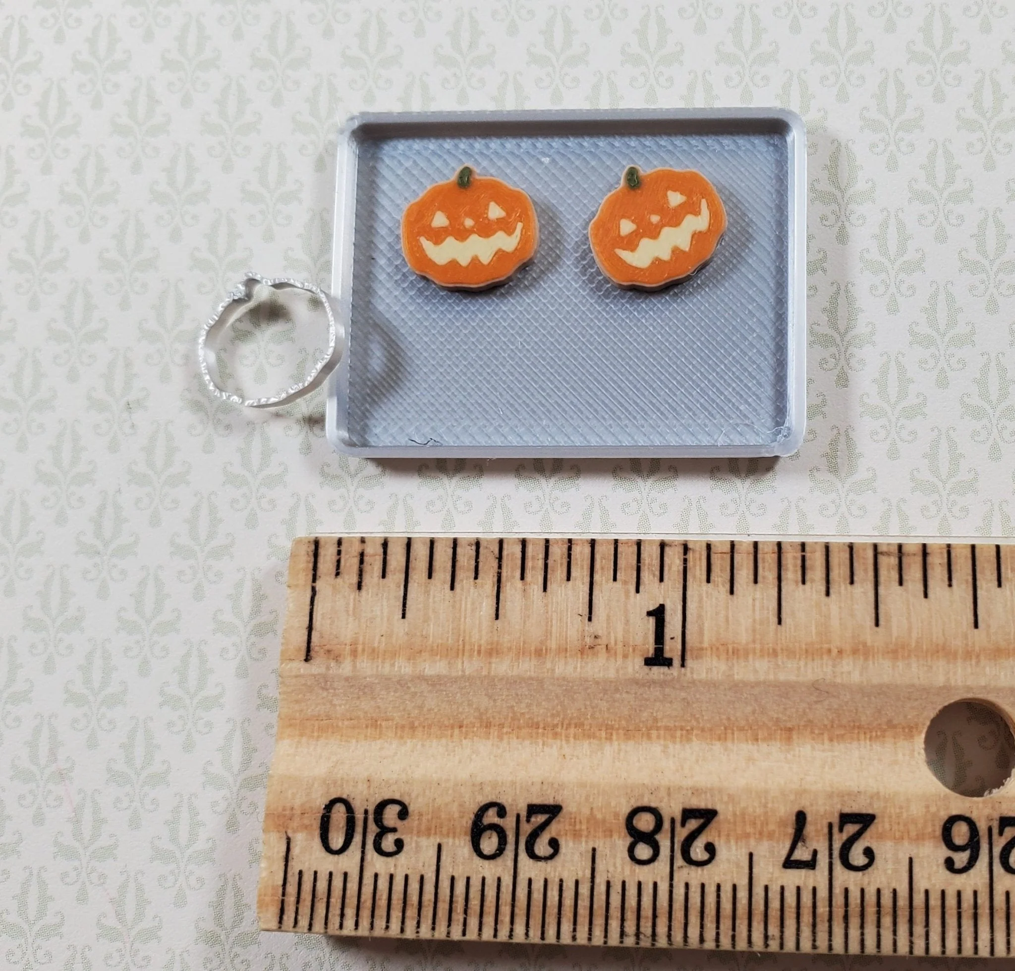 Dollhouse 2 Pumpkin Cookies Baking Tray & Cutter 1:12 Scale Halloween Miniatures - Image 5