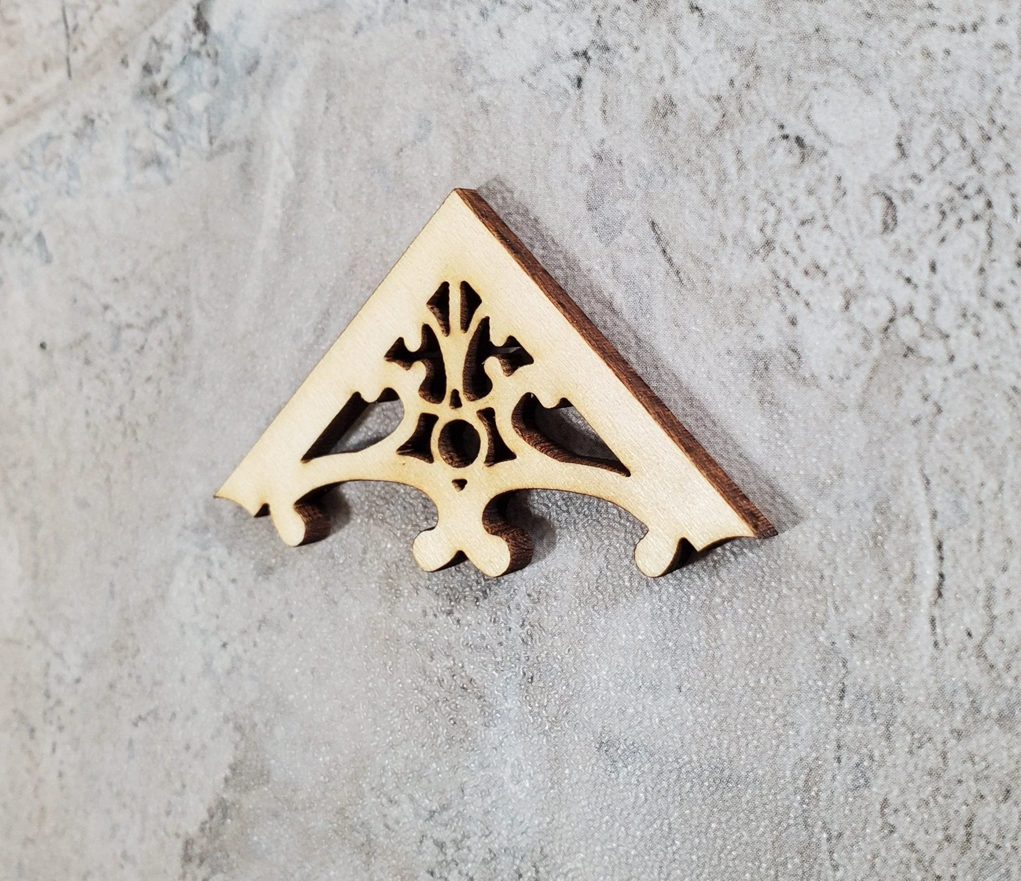 Dollhouse Apex Trim Victorian Style Pediment x2 Small Miniature Wood Decoration MC146 - Image 4