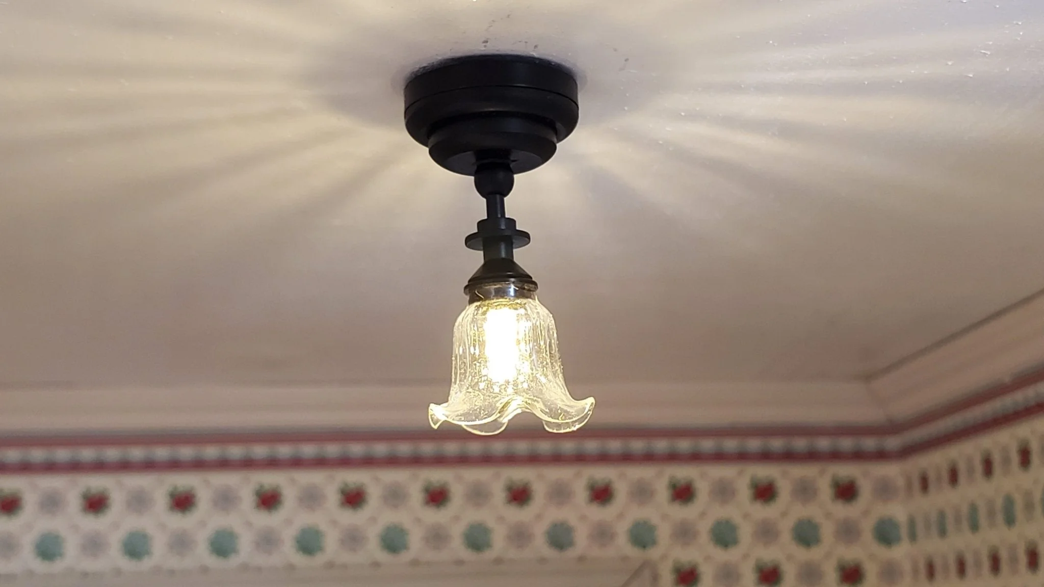 Dollhouse Battery Ceiling Light Flower Shade Black Base 1:12 Scale Miniature - Image 4