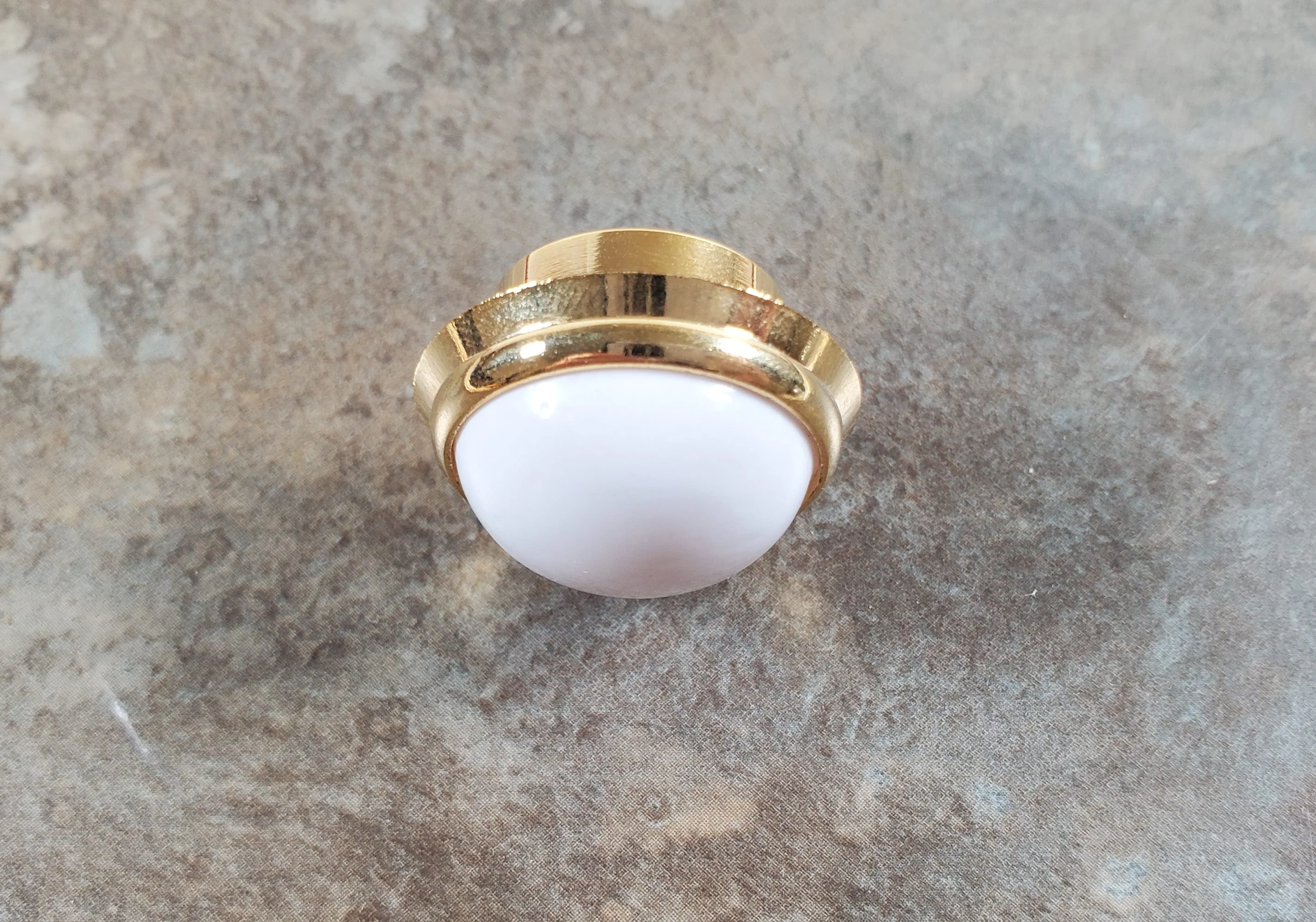Dollhouse Battery Ceiling Light Low Profile Warm Light 1:12 Scale Houseworks - Image 2