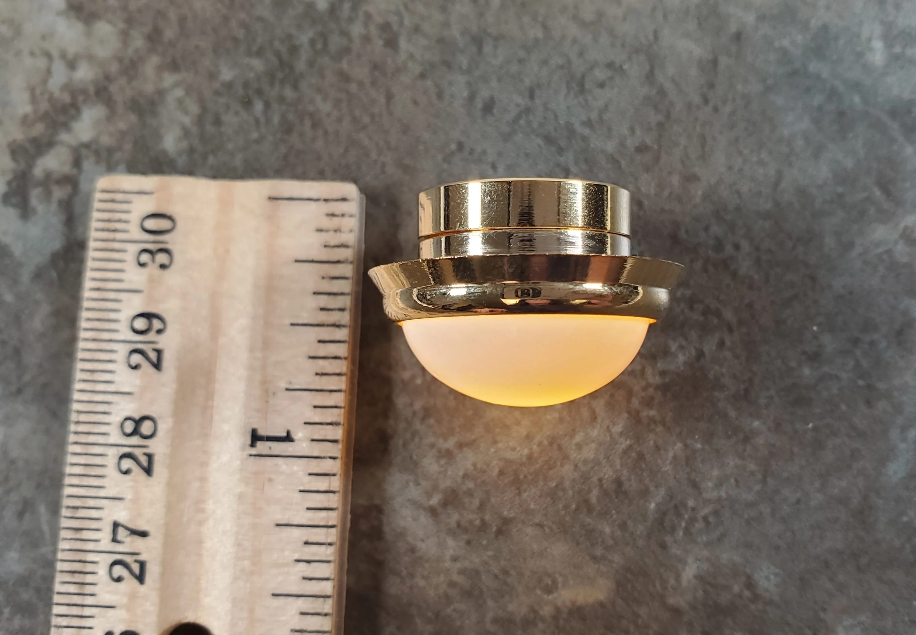 Dollhouse Battery Ceiling Light Low Profile Warm Light 1:12 Scale Houseworks - Image 5