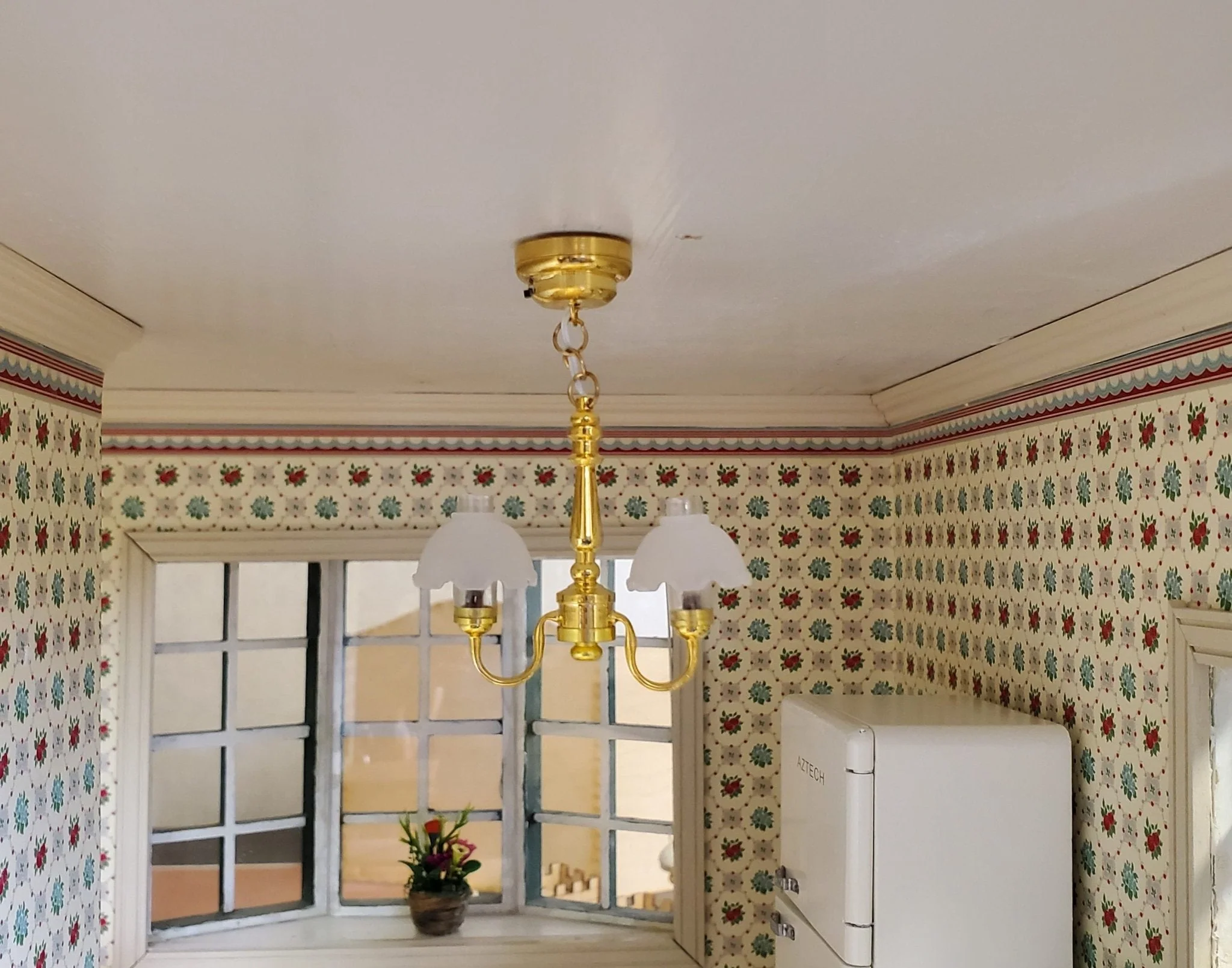 Dollhouse Battery Light 2 Arm Ceiling Chandelier Flower Shades 1:12 Scale - Image 3