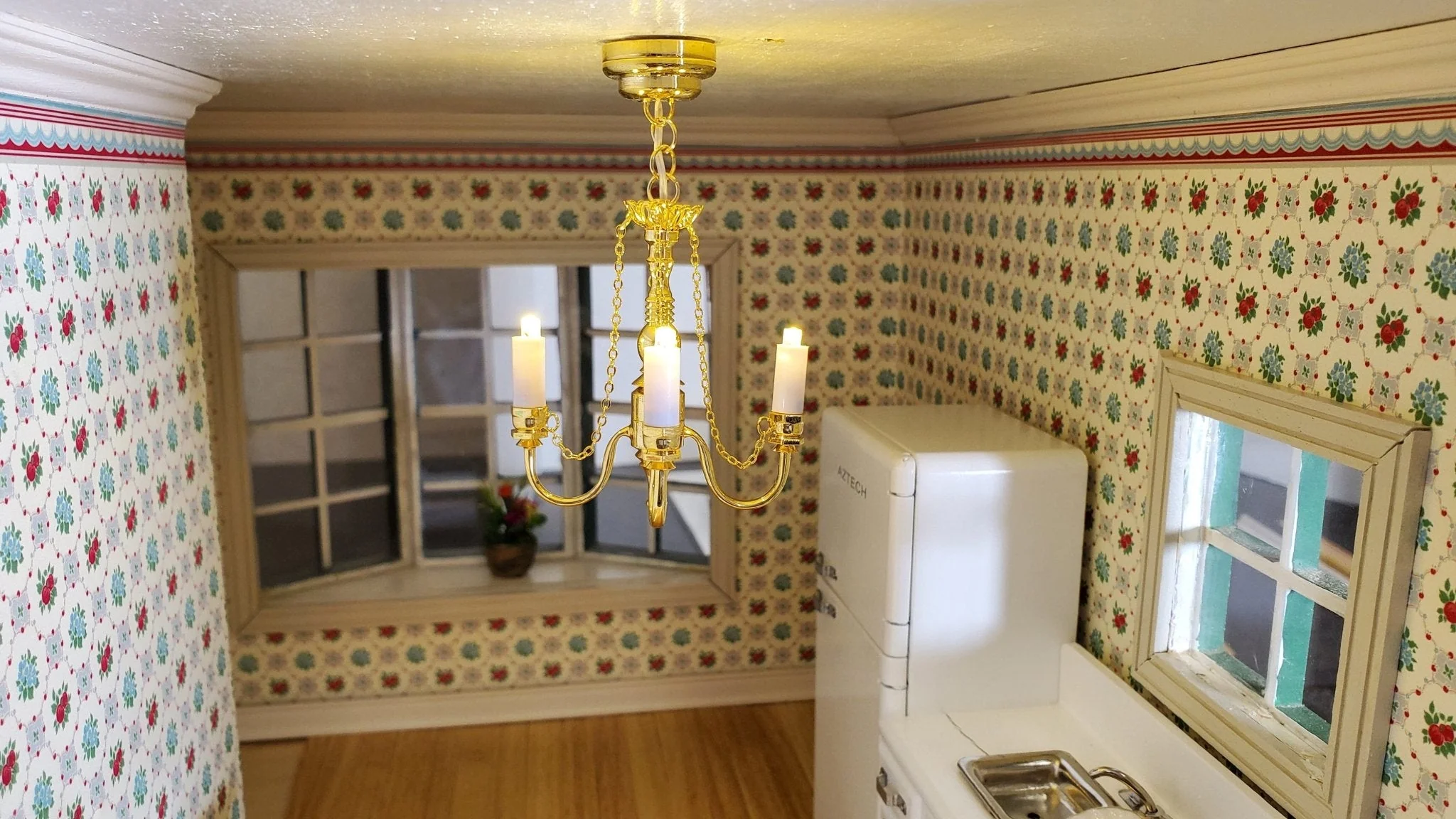 Dollhouse Battery Light 4 Arm Chandelier with Chains 1:12 Scale Miniature - Image 4