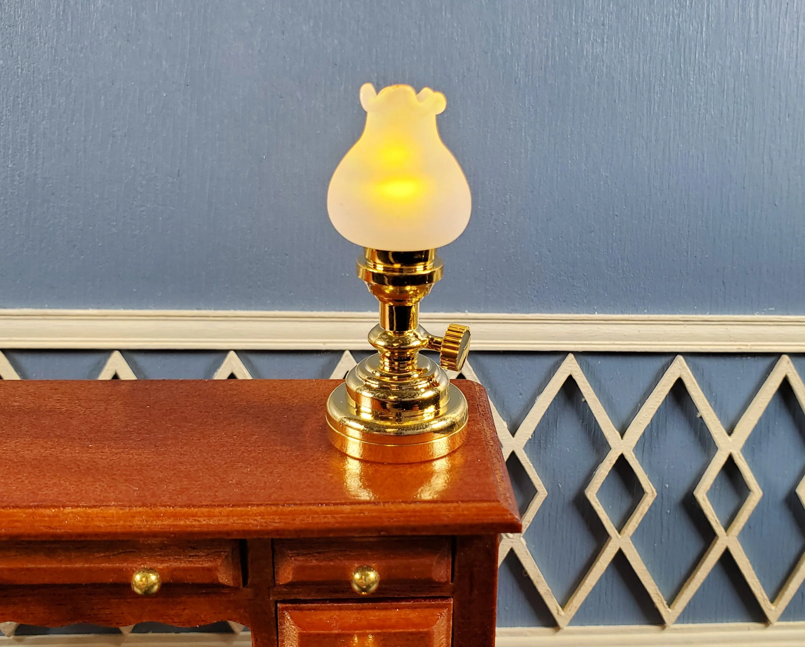 Dollhouse Battery Light Tulip Table Lamp Gold 1:12 Scale Miniature Lantern - Image 4
