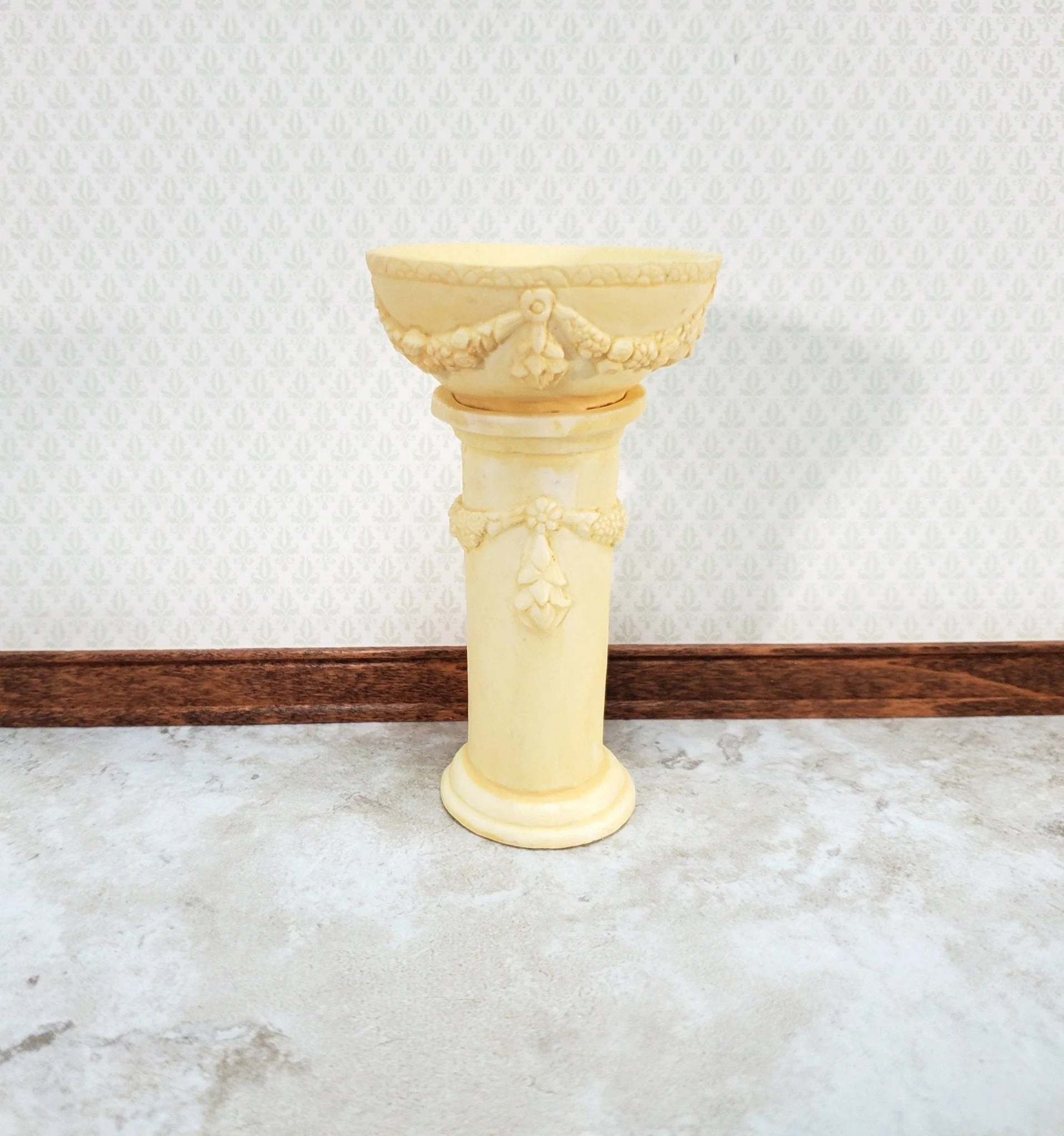 Dollhouse Bird Bath Ivory Finish Fairy Garden 1:12 Scale Large by Falcon A1004IV