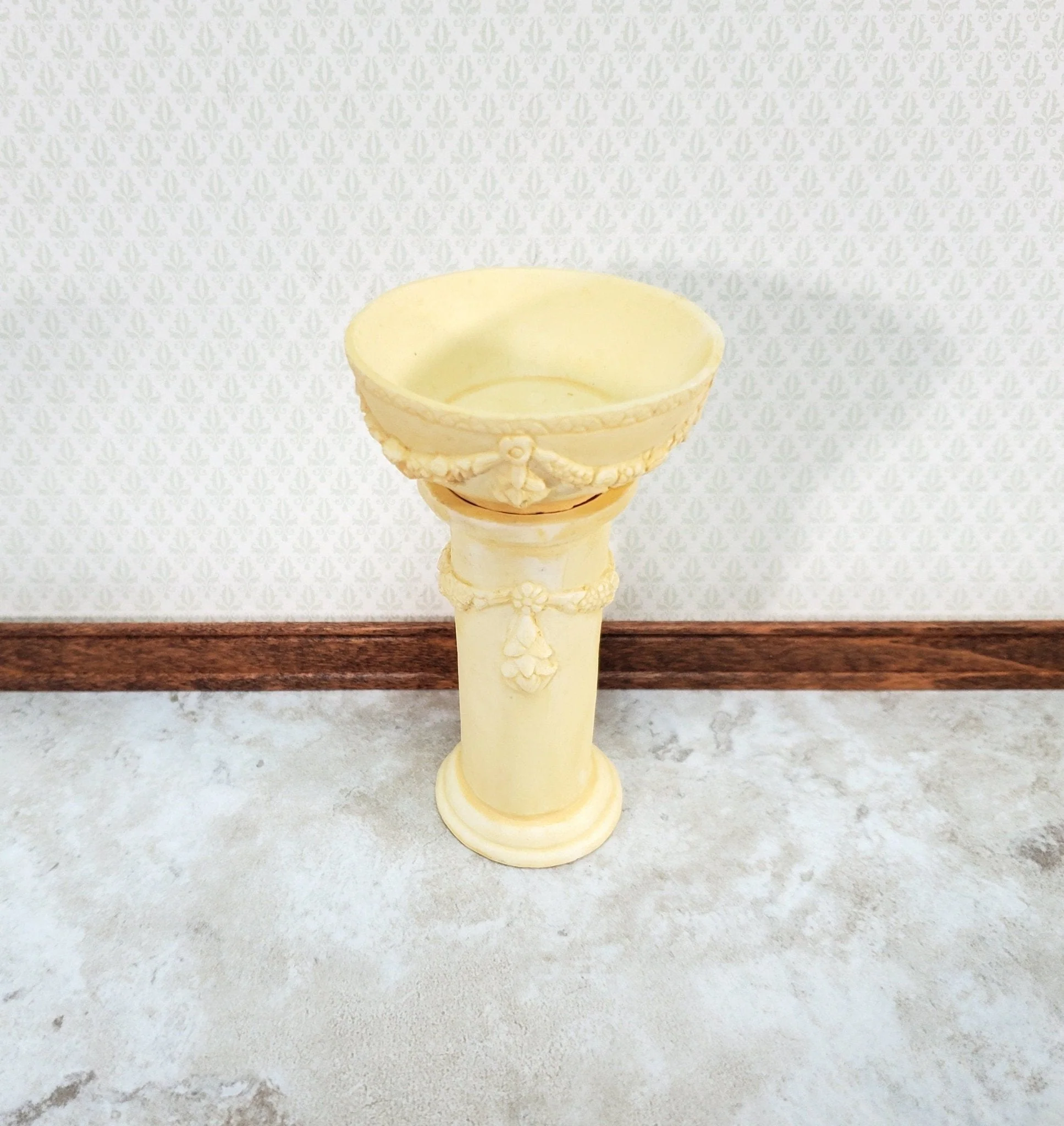 Dollhouse Bird Bath Ivory Finish Fairy Garden 1:12 Scale Large by Falcon A1004IV - Image 2
