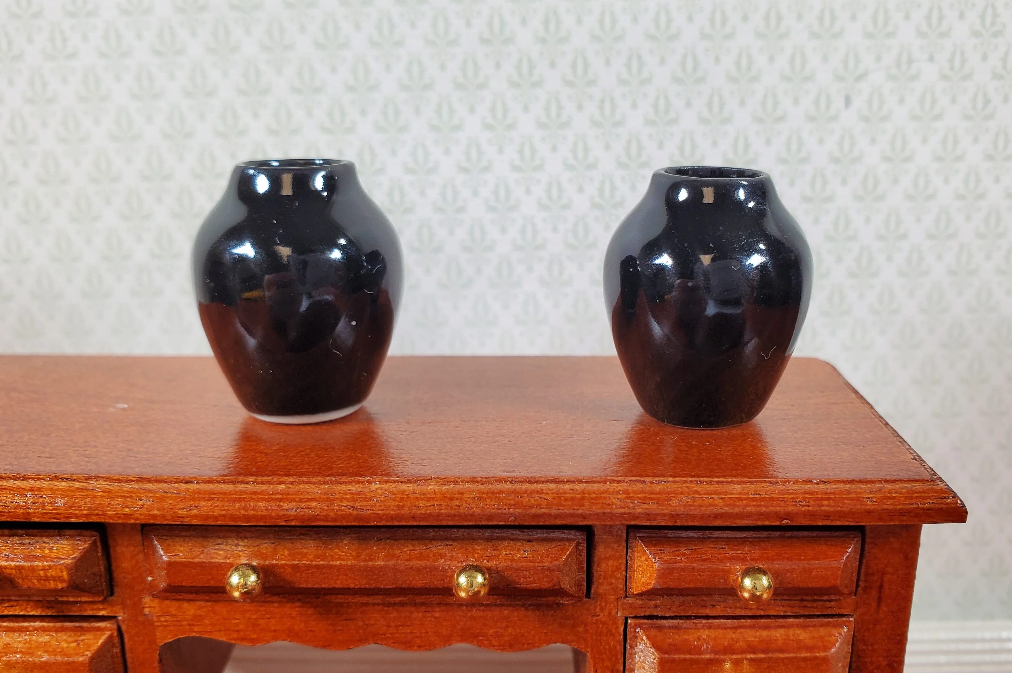 Dollhouse Black Ceramic Vase Set of 2 1:12 Scale Miniature - Image 2