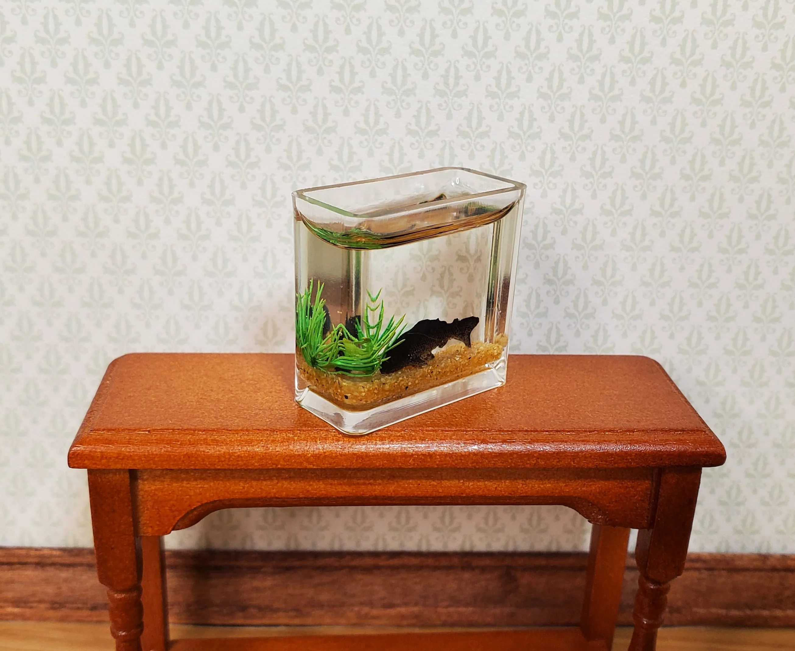 Dollhouse Black Fish in Tank Bowl Aquarium 1:12 Scale Modern Miniatures - Image 2