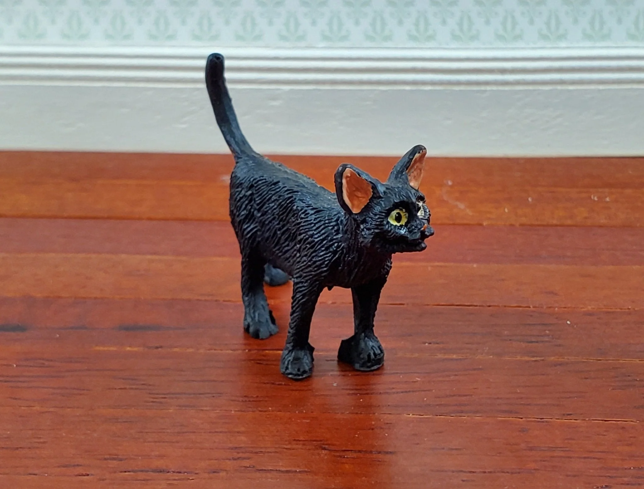 Dollhouse Black Kitty Cat Walking 1:12 Scale Miniature Pet