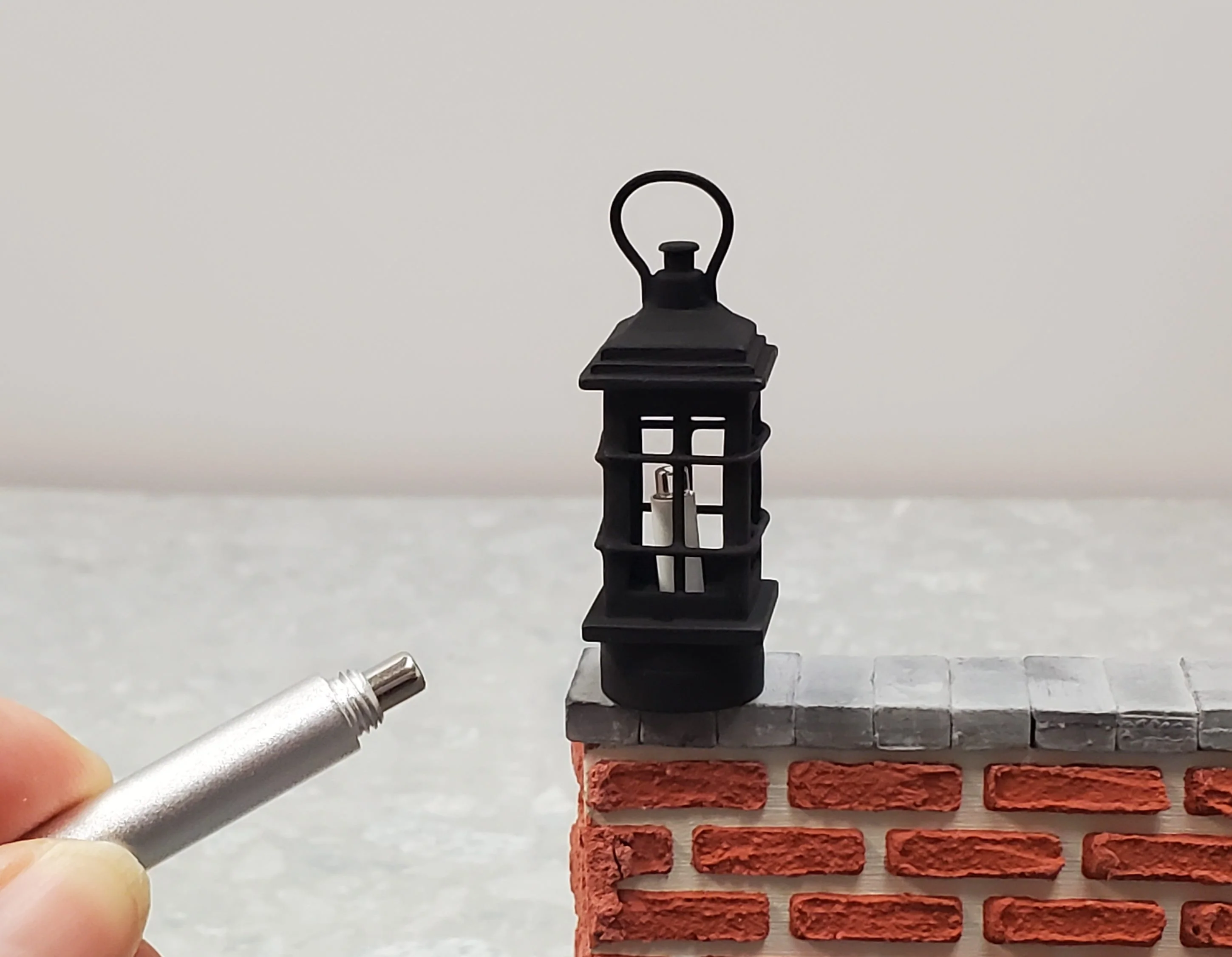 Dollhouse Black Lantern Lamp Wand Light Battery 1:12 Scale Metal Miniature - Image 2
