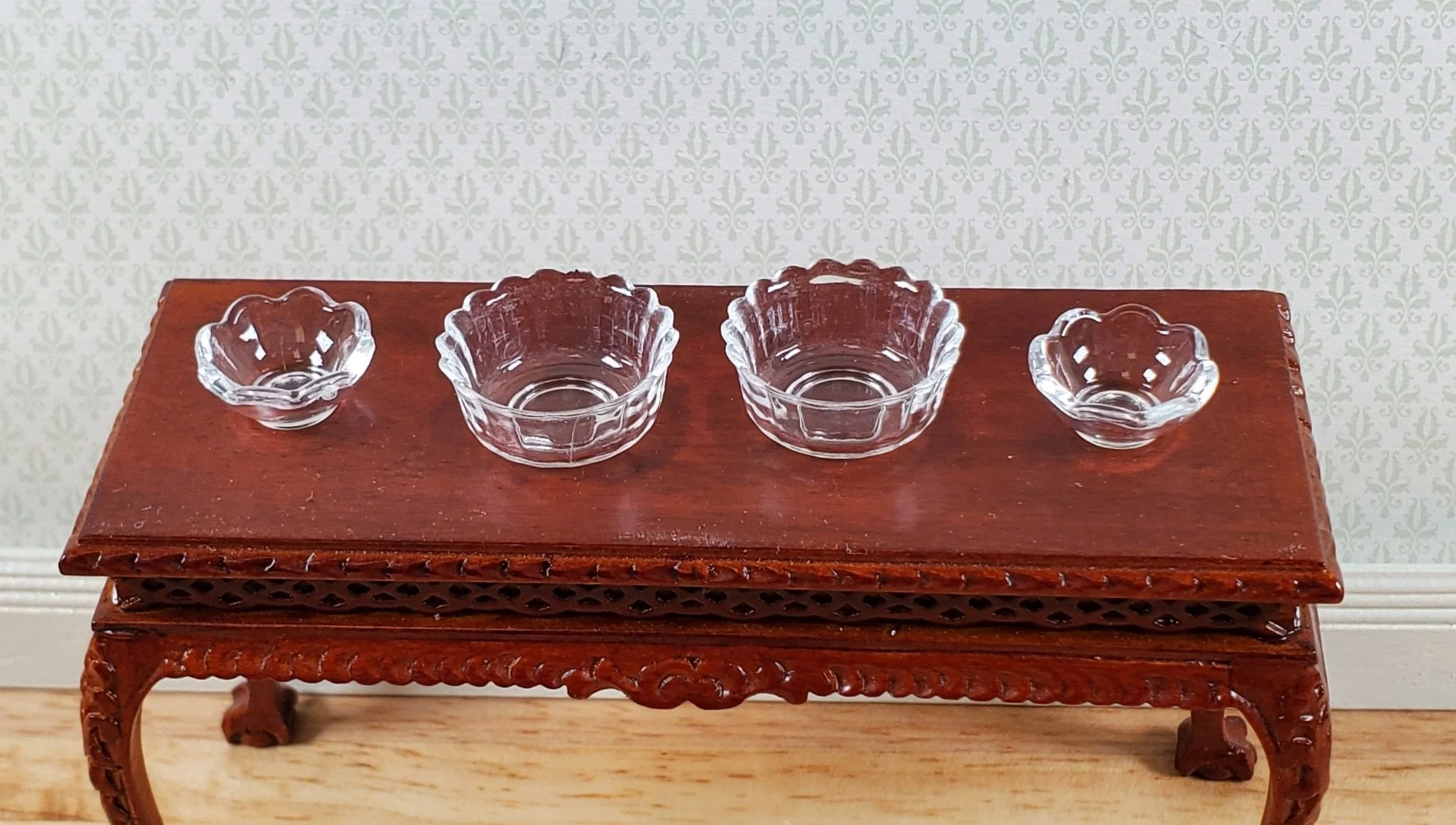 Dollhouse Bowls Serving Dishes Clear Plastic Scalloped Edge Set of 4 1:12 Scale