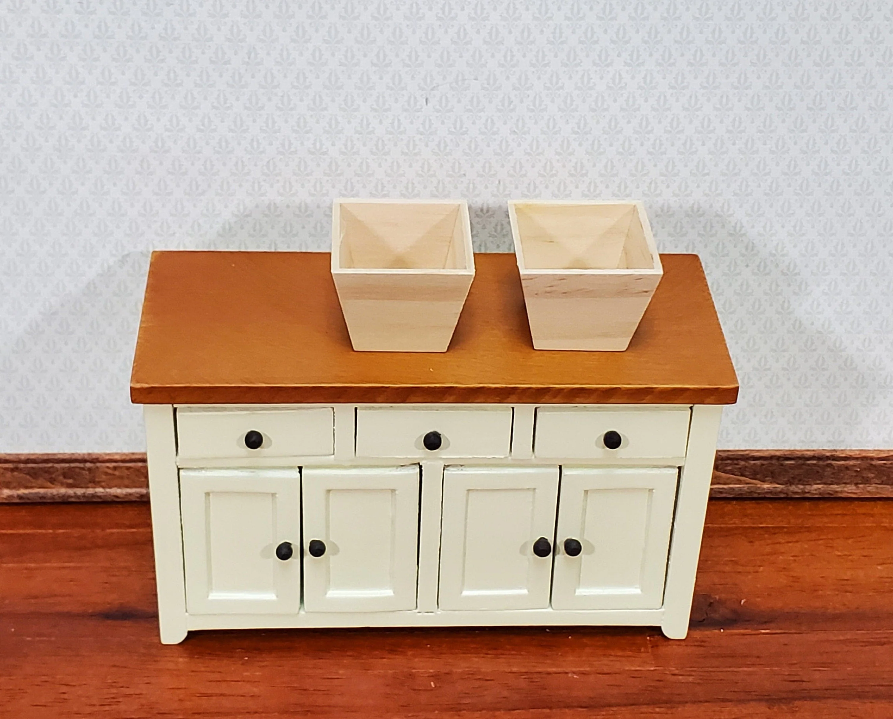 Dollhouse Box Planted Wood Square Set of 2 1:12 Scale by Falcon Miniatures - Image 4