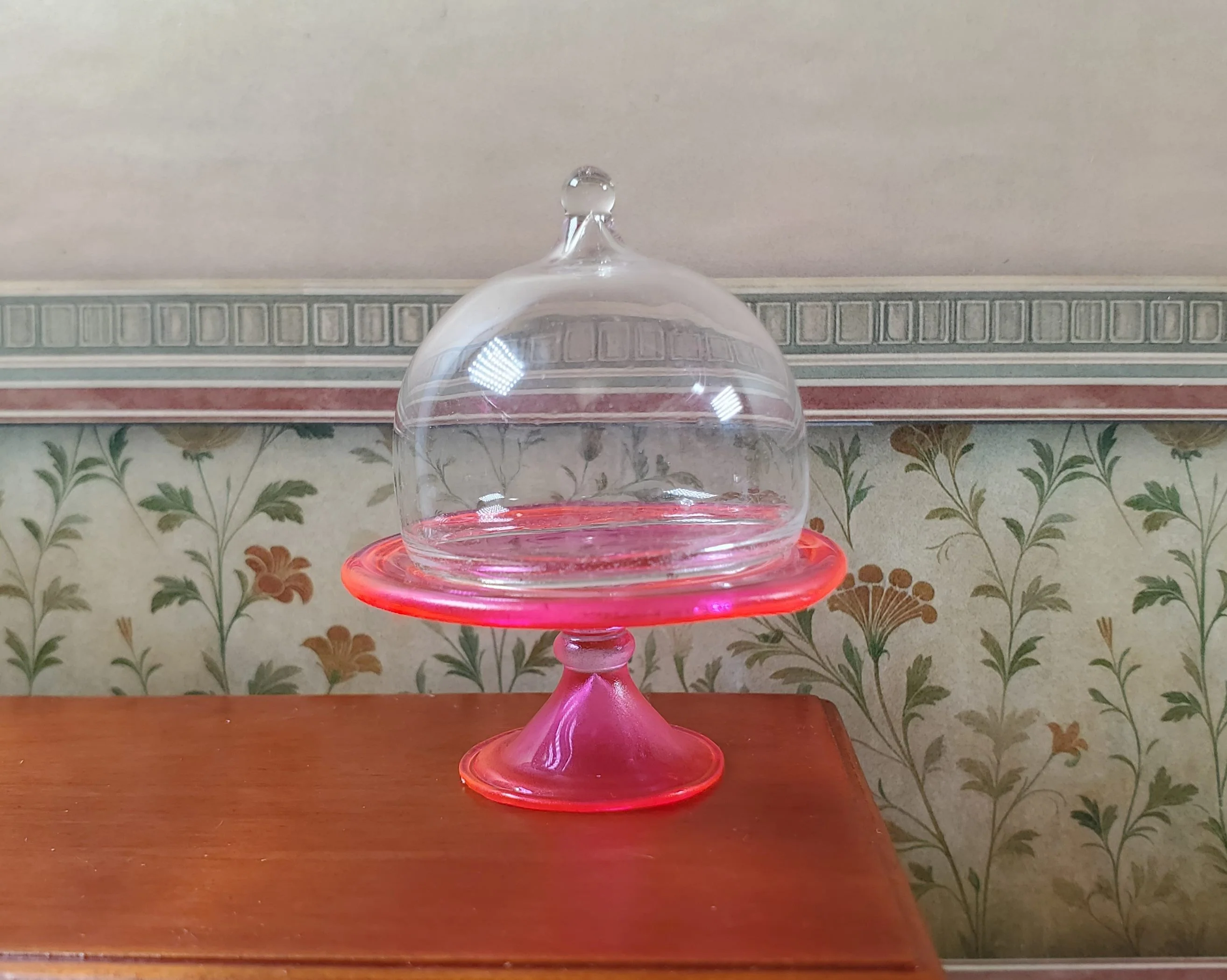 Dollhouse Bright Pink Glass Cake Stand 1:12 Scale Miniature Kitchen Decor Bakery