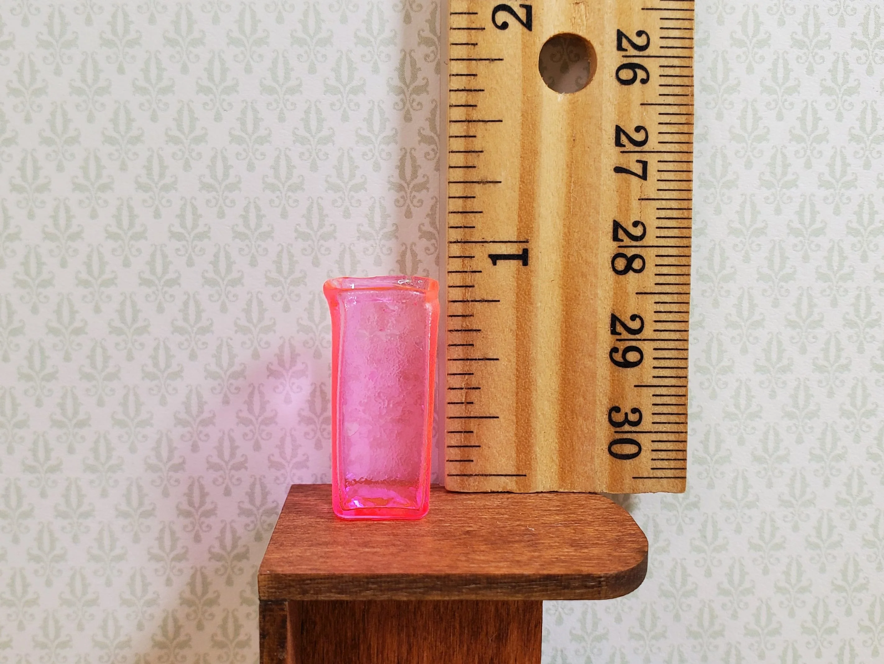 Dollhouse Bright Pink Glass Square Modern Vase 1:12 Scale Miniature Decoration - Image 3