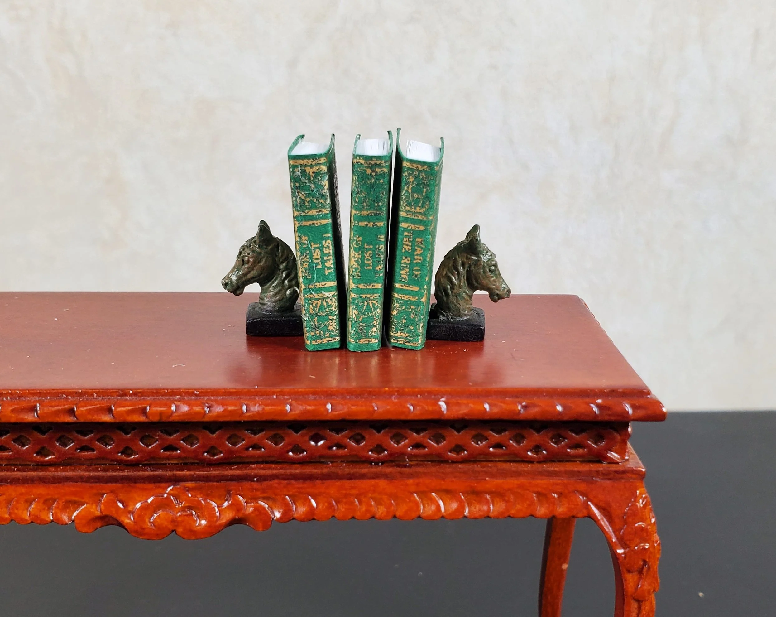 Dollhouse Bronze Horse Head Bookends Small 1:12 Scale by Falcon Miniatures - Image 2