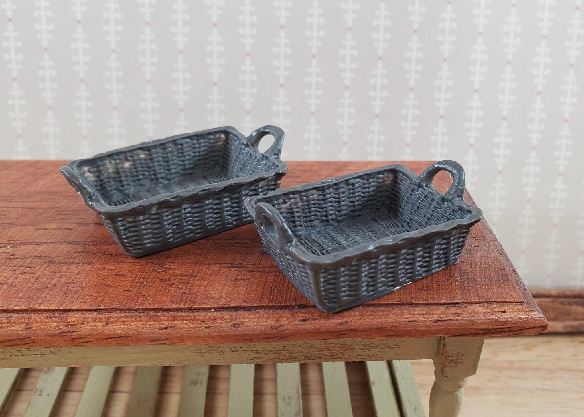 Dollhouse Brown Baskets Set of 2 Rectangle with Handles 1:12 Scale Miniatures