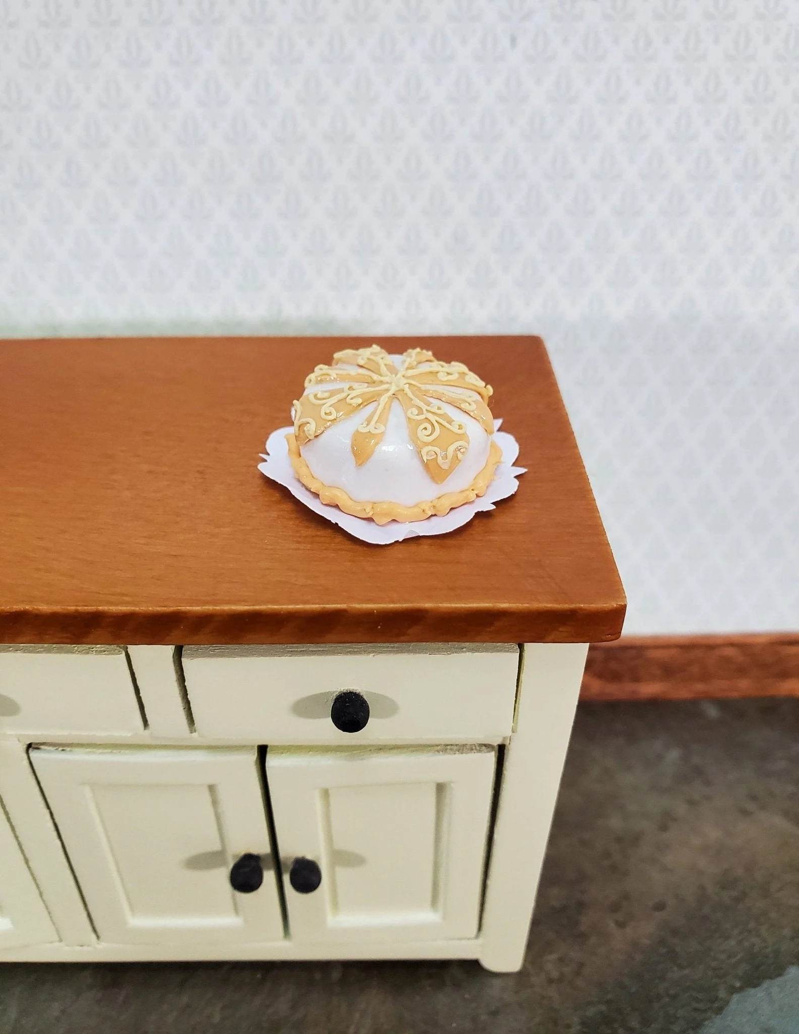 Dollhouse Cake Orange Pastry Round 1:12 Scale Miniature Dessert Food