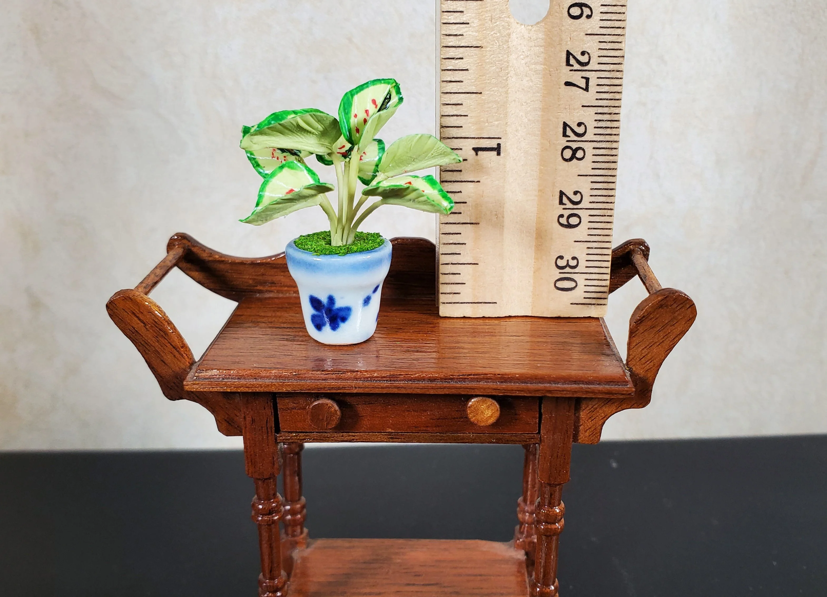 Dollhouse Caladium Plant in a Ceramic Planter 1:12 Scale Miniature Houseplant - Image 3