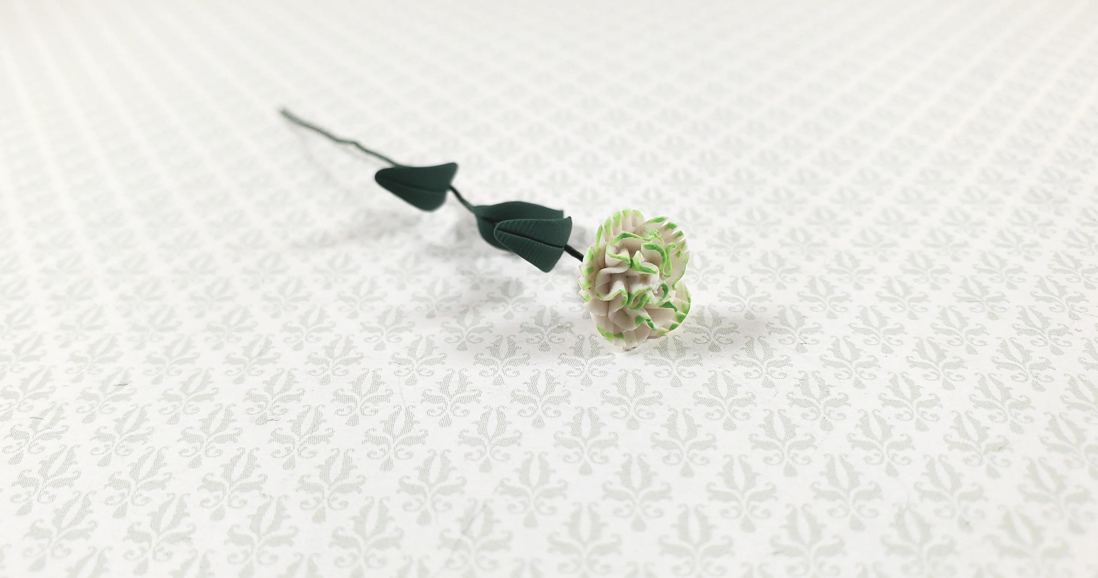 Dollhouse Carnation White and Green Single Stem 1:12 Scale Miniature