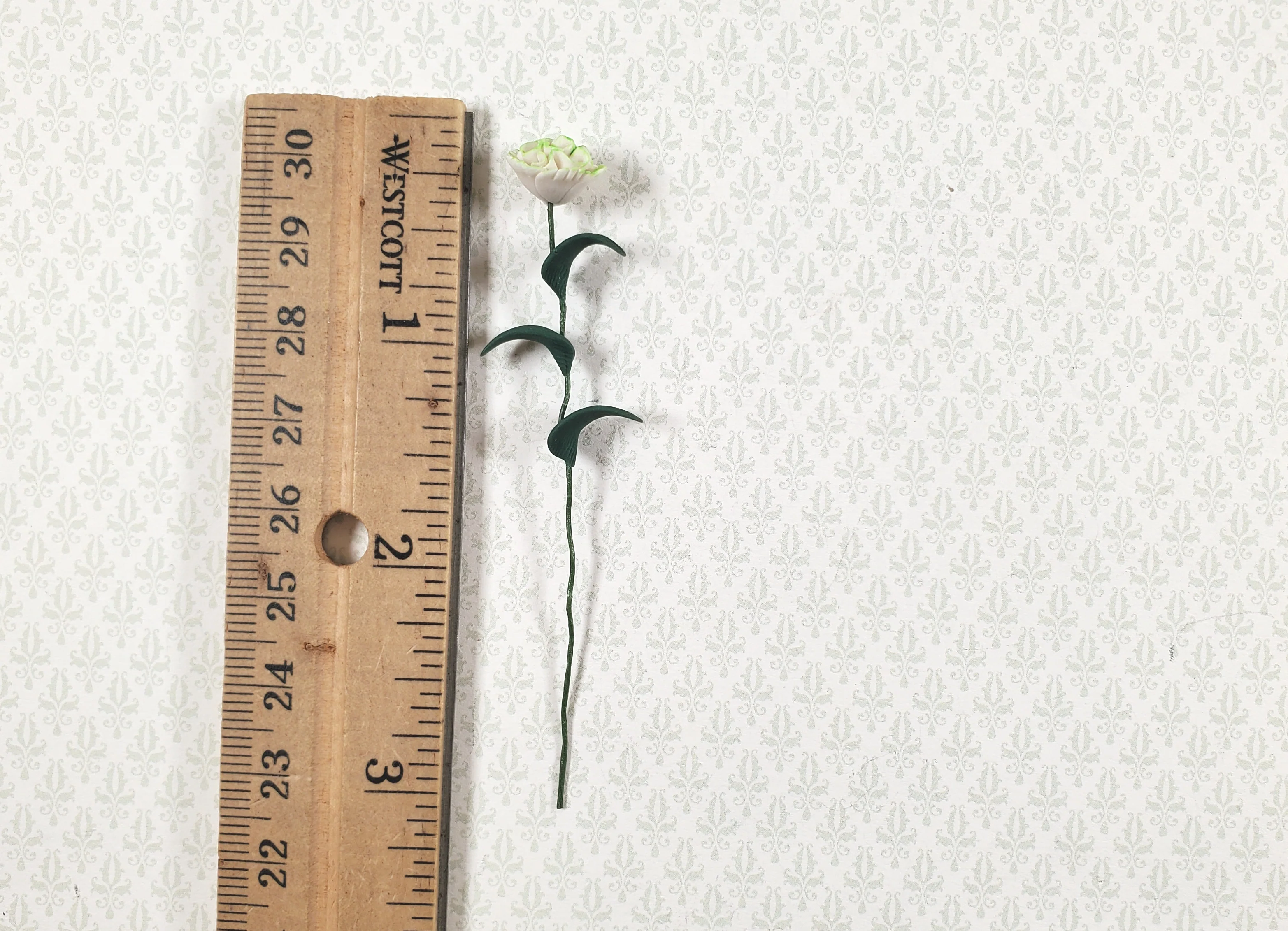 Dollhouse Carnation White and Green Single Stem 1:12 Scale Miniature - Image 3
