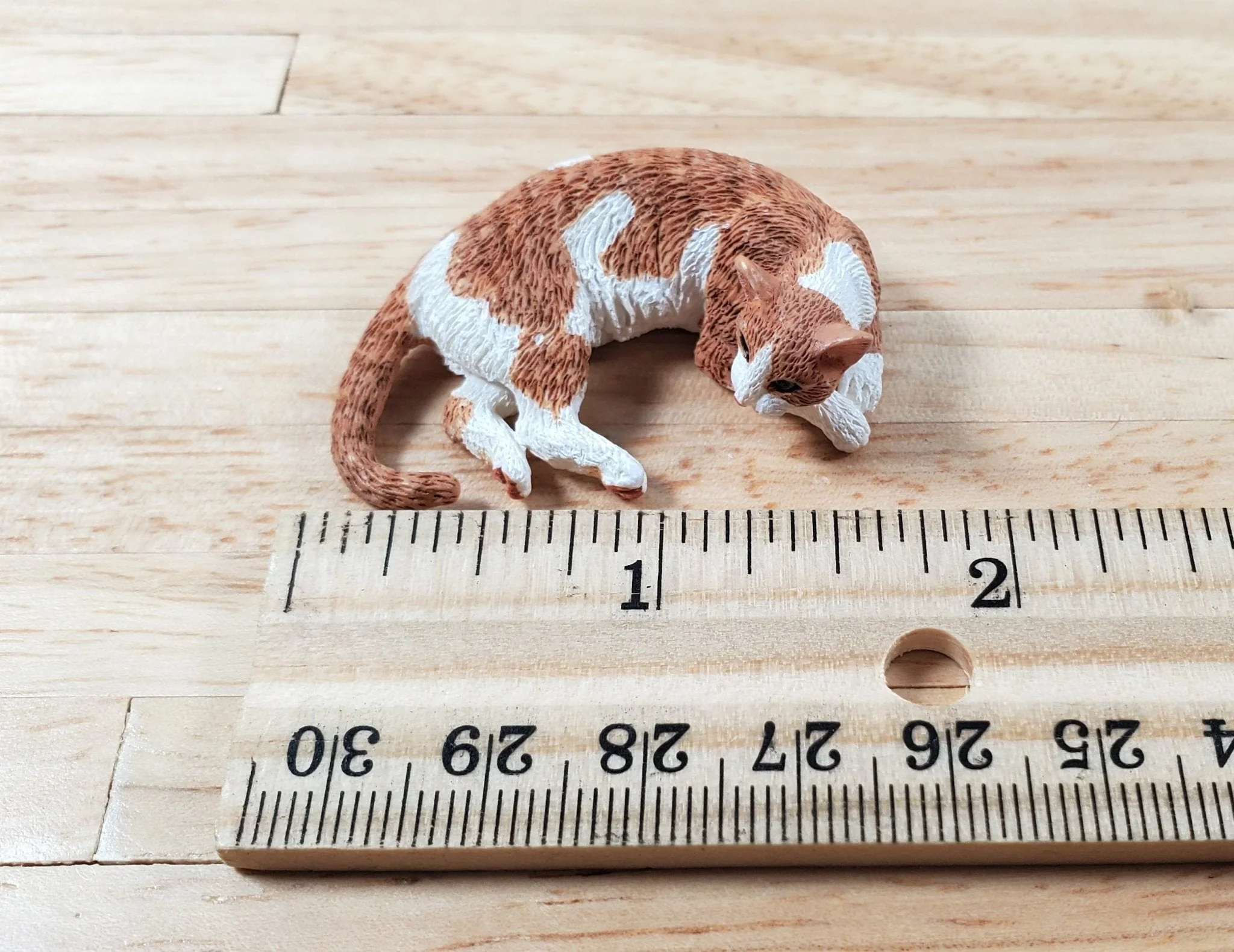 Dollhouse Cat Lying Down Orange and White Tabby 1:12 Scale Miniature Pet Kitty - Image 4
