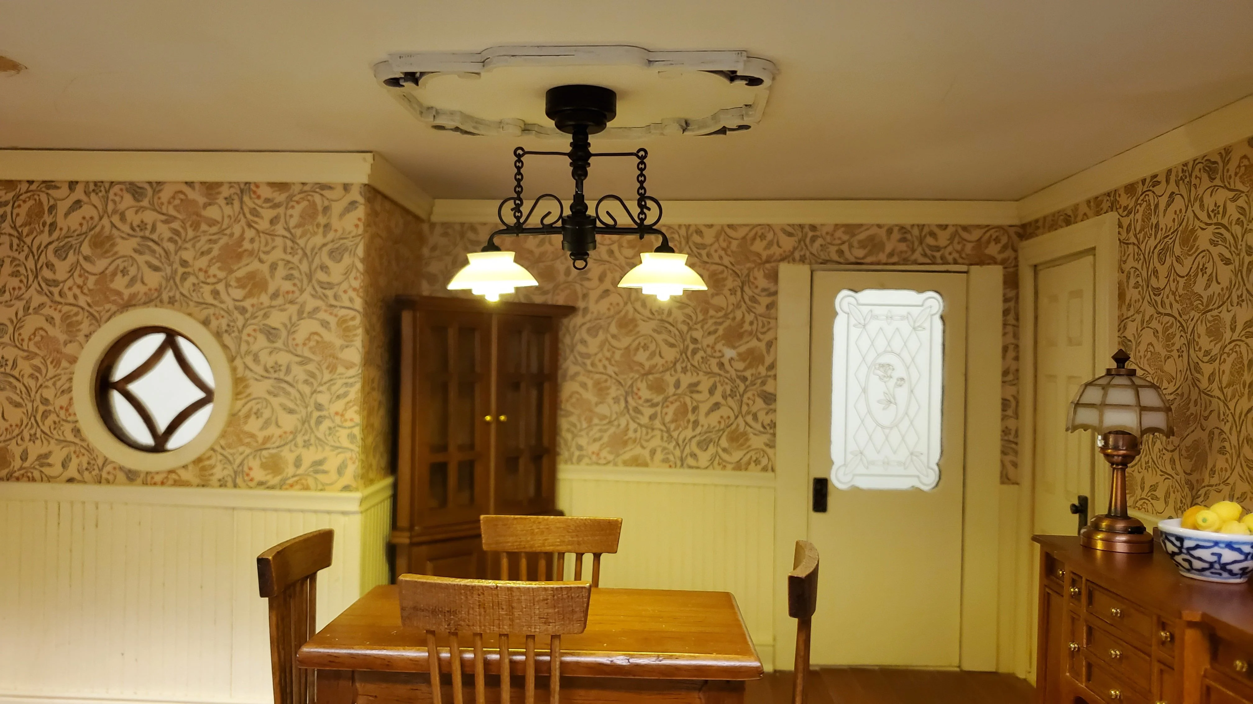 Dollhouse Ceiling Light Black with Chains & Wand 1:12 Miniature Battery Lamp - Image 4
