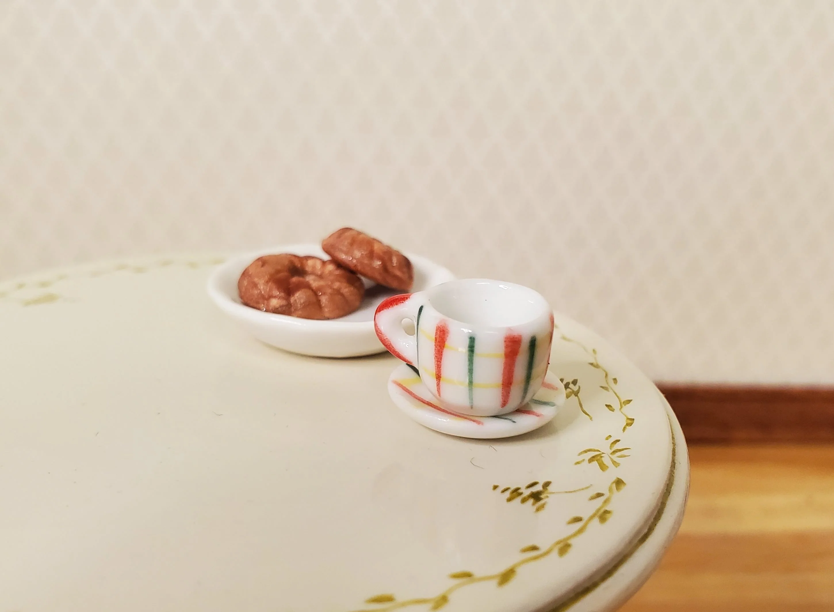 Dollhouse Ceramic Coffee Cup Green Red Stripes Motif 1:12 Scale Miniature - Image 2