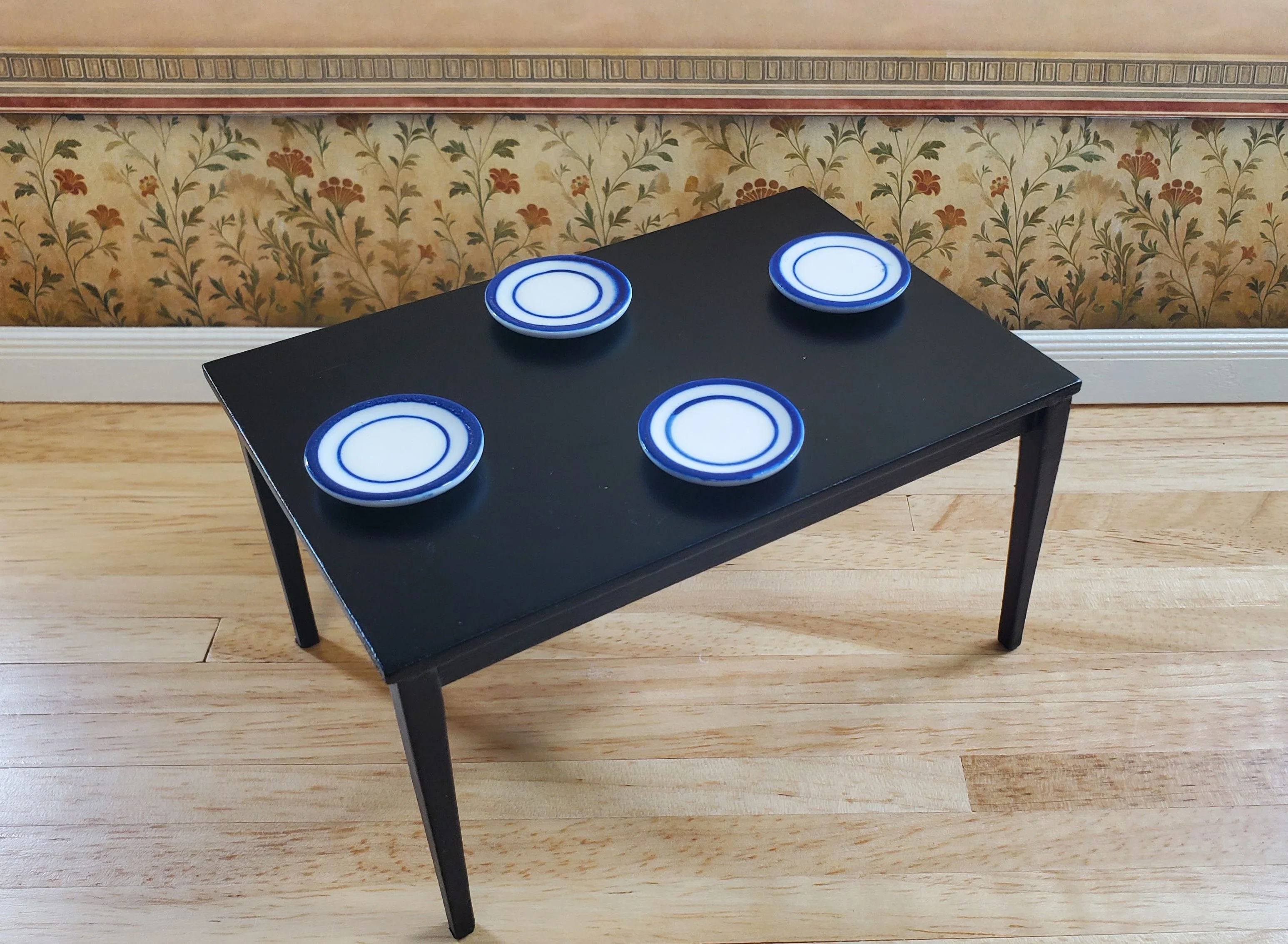Dollhouse Ceramic Dinner Plates White with Blue Set of 4 1:12 Scale Miniatures - Image 2