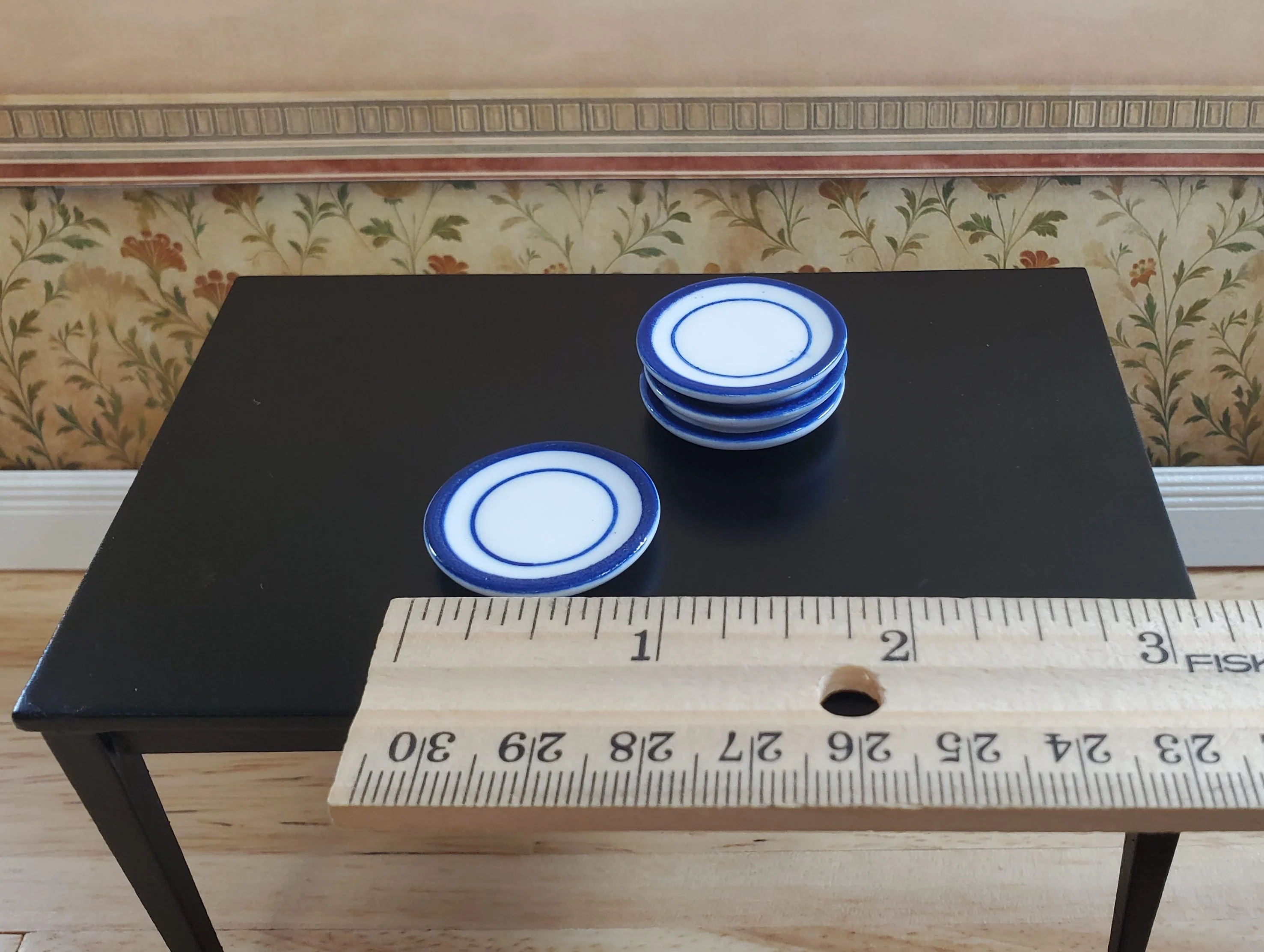 Dollhouse Ceramic Dinner Plates White with Blue Set of 4 1:12 Scale Miniatures - Image 3
