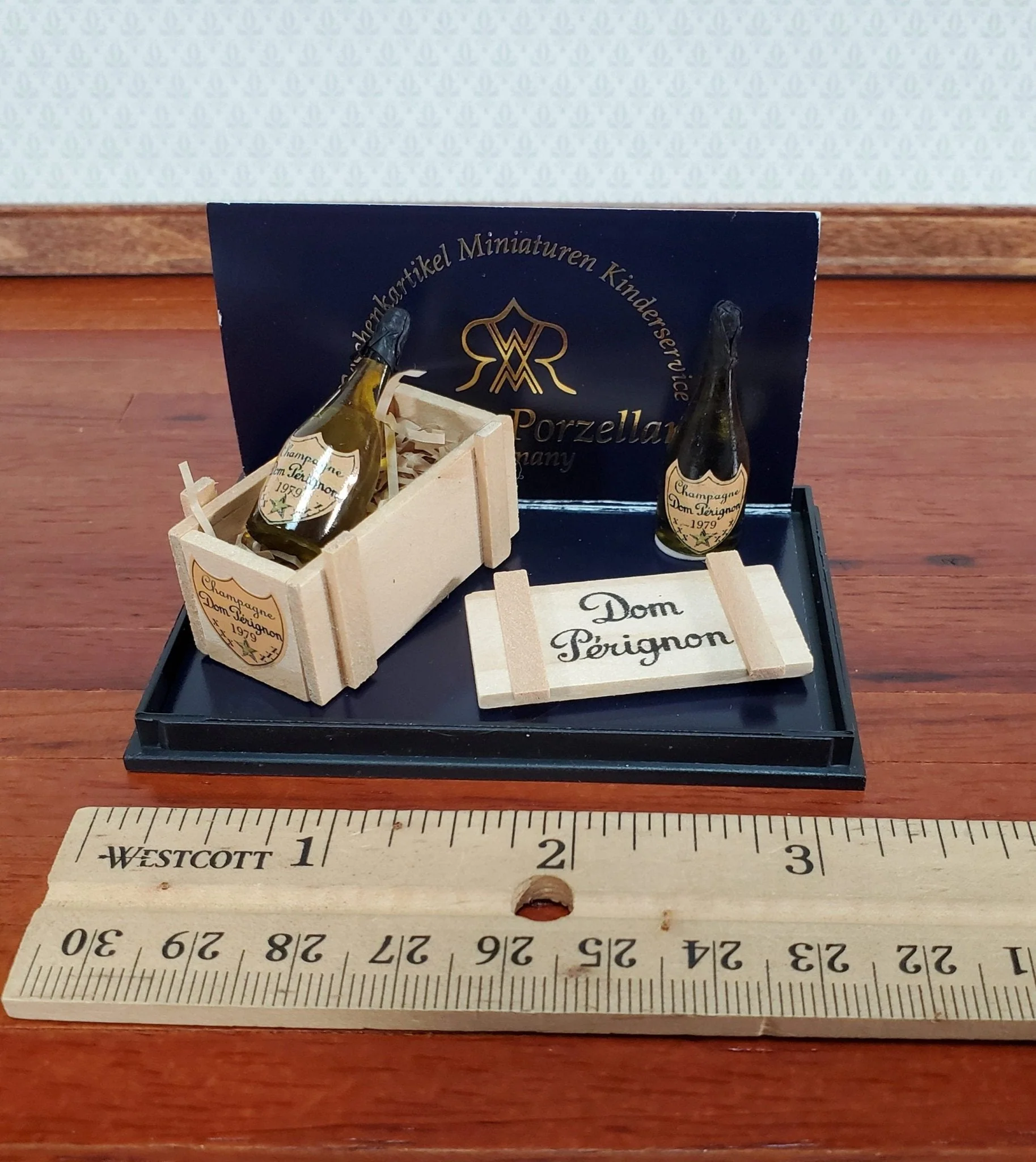 Dollhouse Champagne Bottles with Crate 1:12 Scale Miniatures by Reutter - Image 4