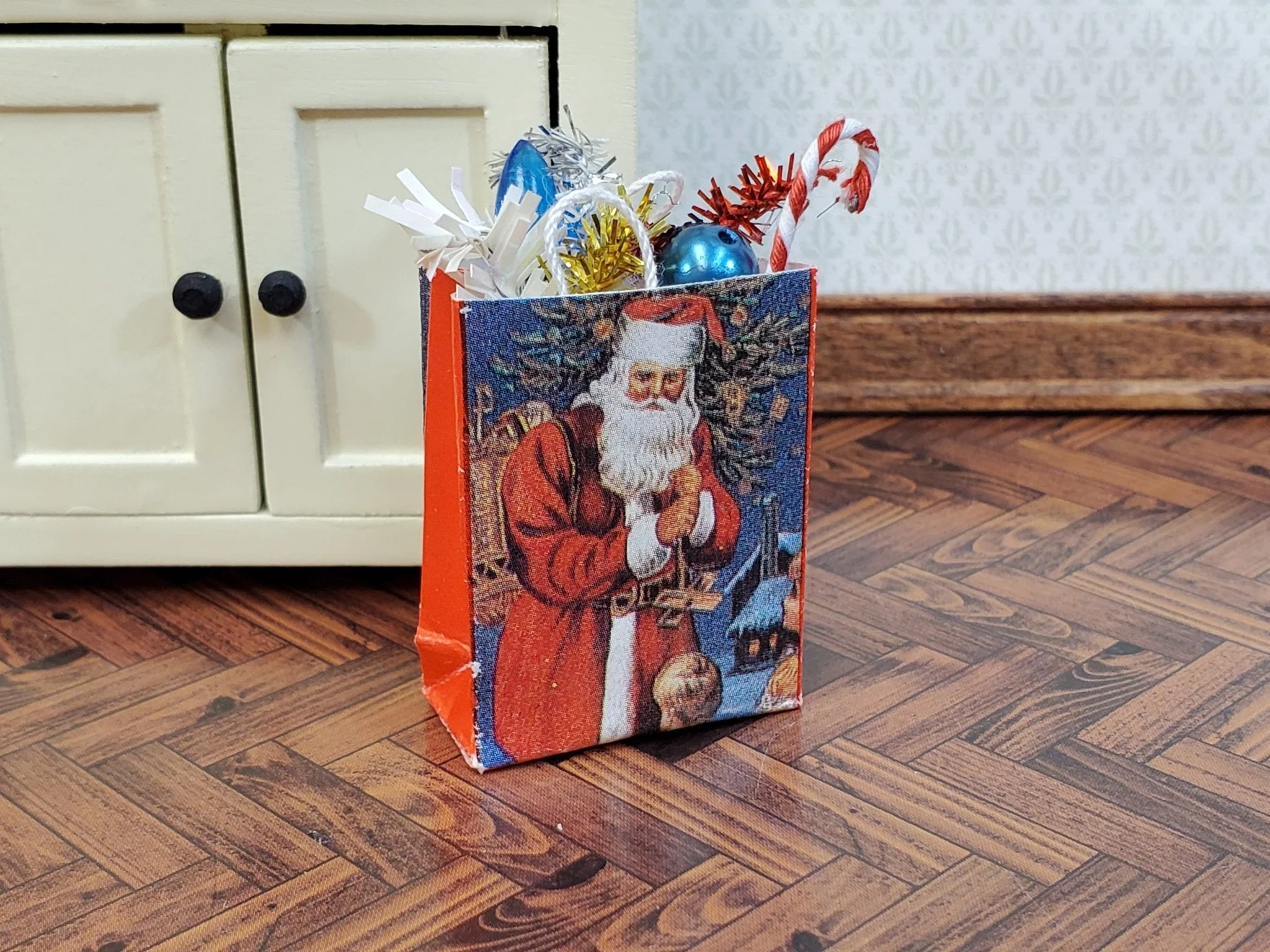 Dollhouse Christmas Holiday Shopping Bag Santa Claus 1:12 Scale Miniature Accessories