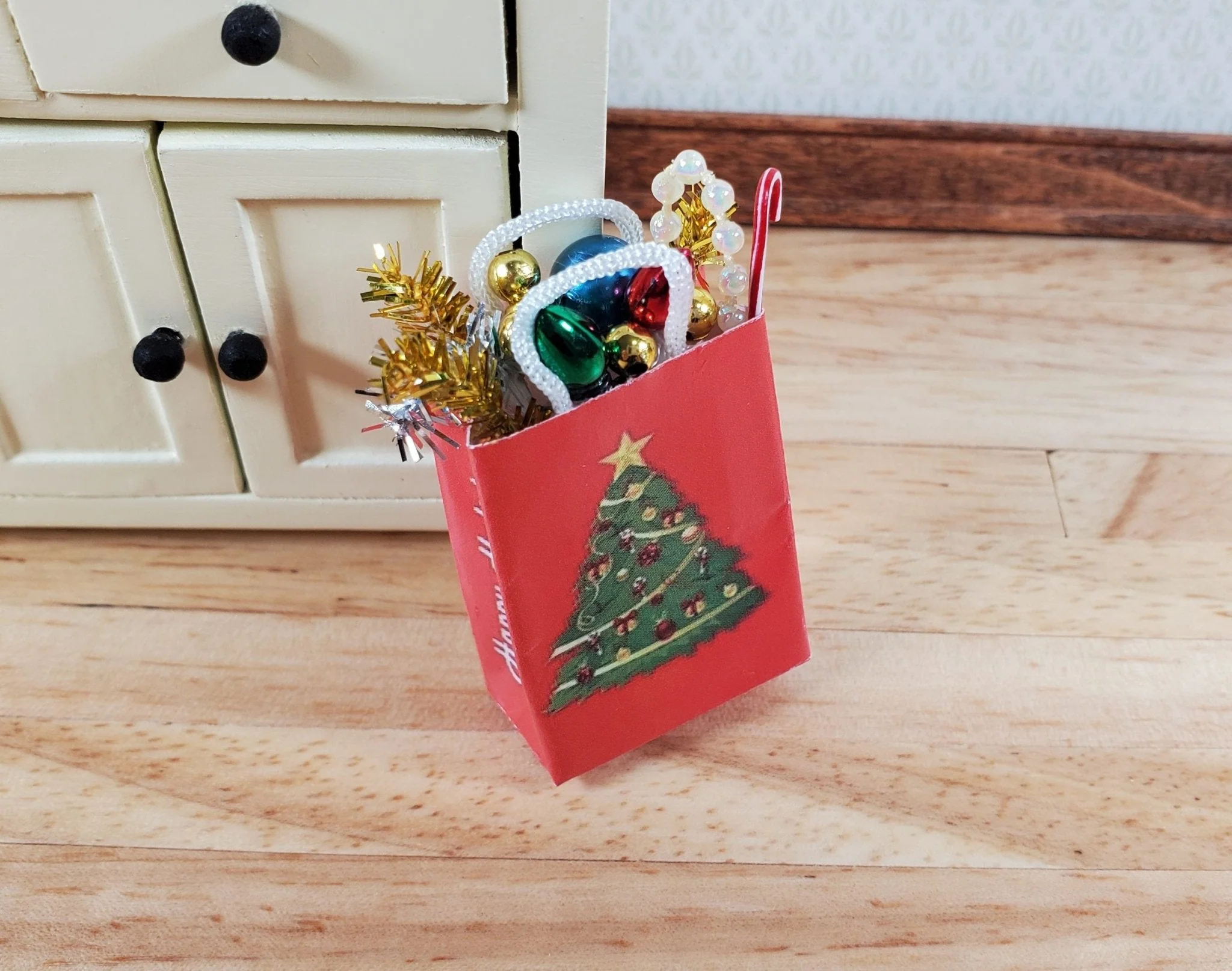 Dollhouse Christmas Tree Holiday Shopping Bag 1:12 Scale Miniature Accessories - Image 2