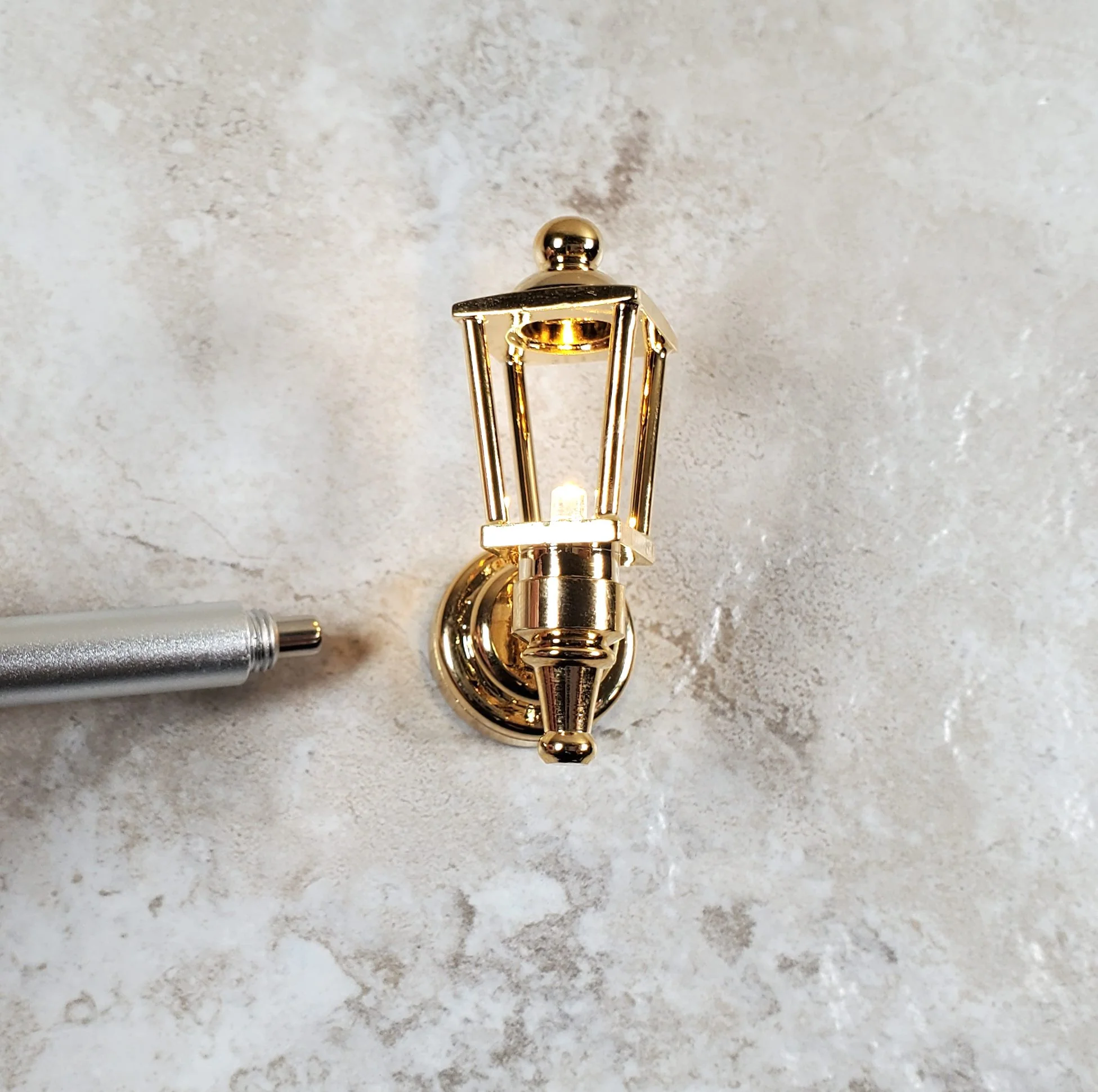 Dollhouse Coach Lamp Gold Metal Large Wand Battery Operated 1:12 Scale Miniature - Image 5