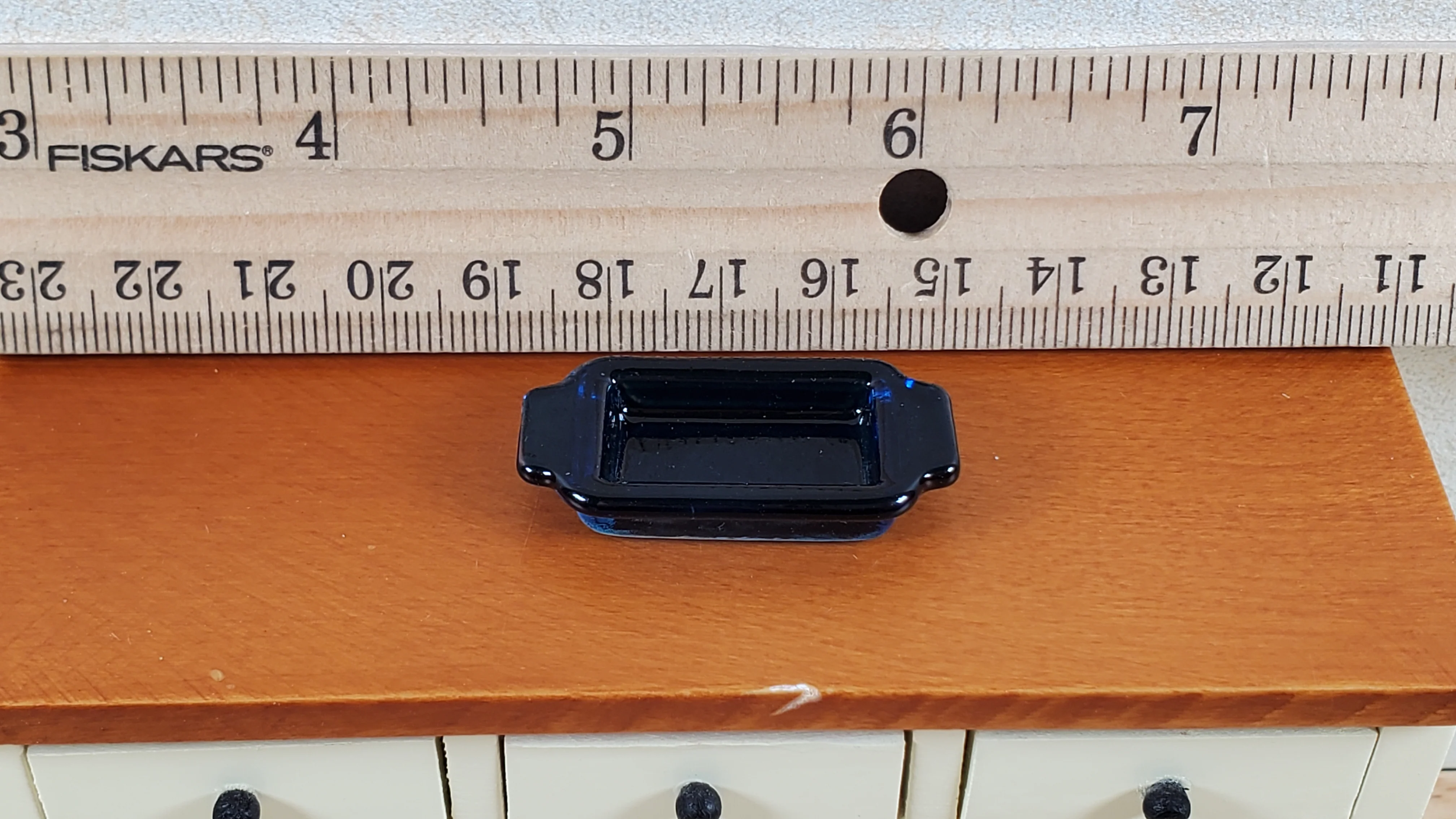 Dollhouse Cobalt Blue Glass Casserole Dish with Handles 1:12 Scale Miniature - Image 4