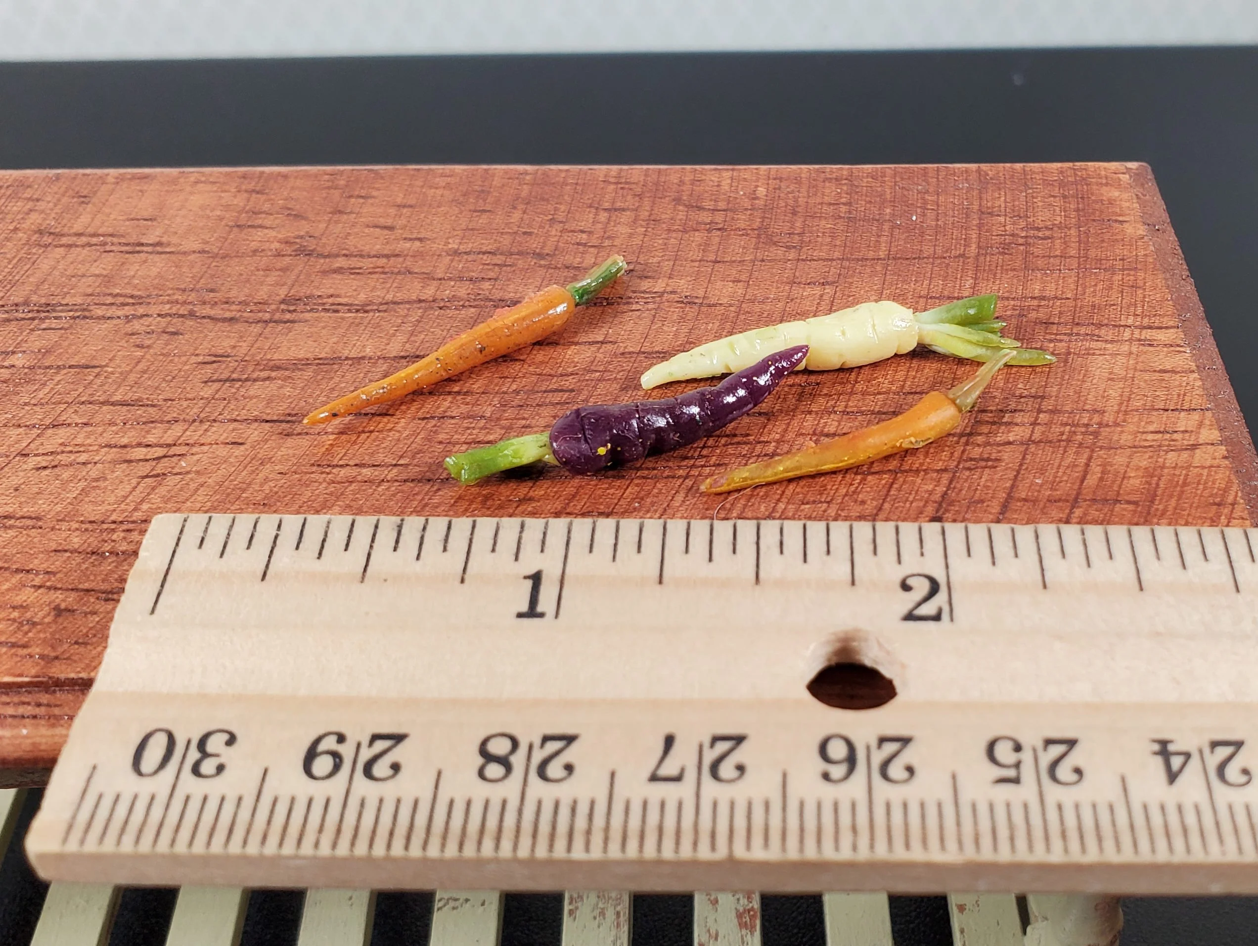 Dollhouse Colorful Carrots x4 Random Colors 1:12 Scale Miniature Food Handmade - Image 3