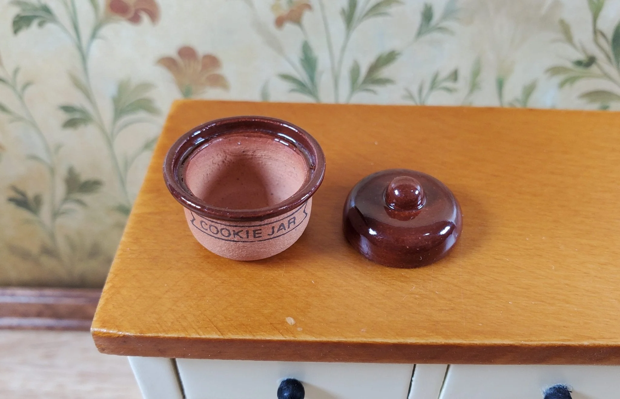 Dollhouse Cookie Jar with Removable Lid 1:12 Scale Kitchen Accessory Handmade - Image 3