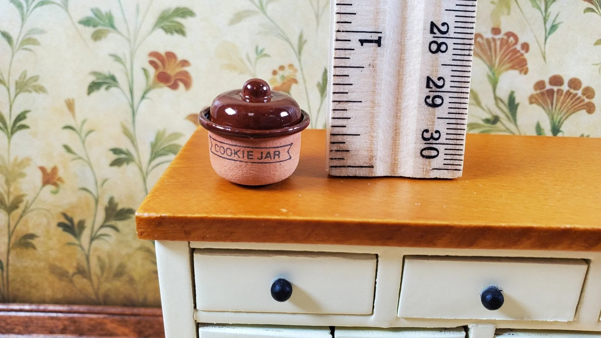 Dollhouse Cookie Jar with Removable Lid 1:12 Scale Kitchen Accessory Handmade - Image 4