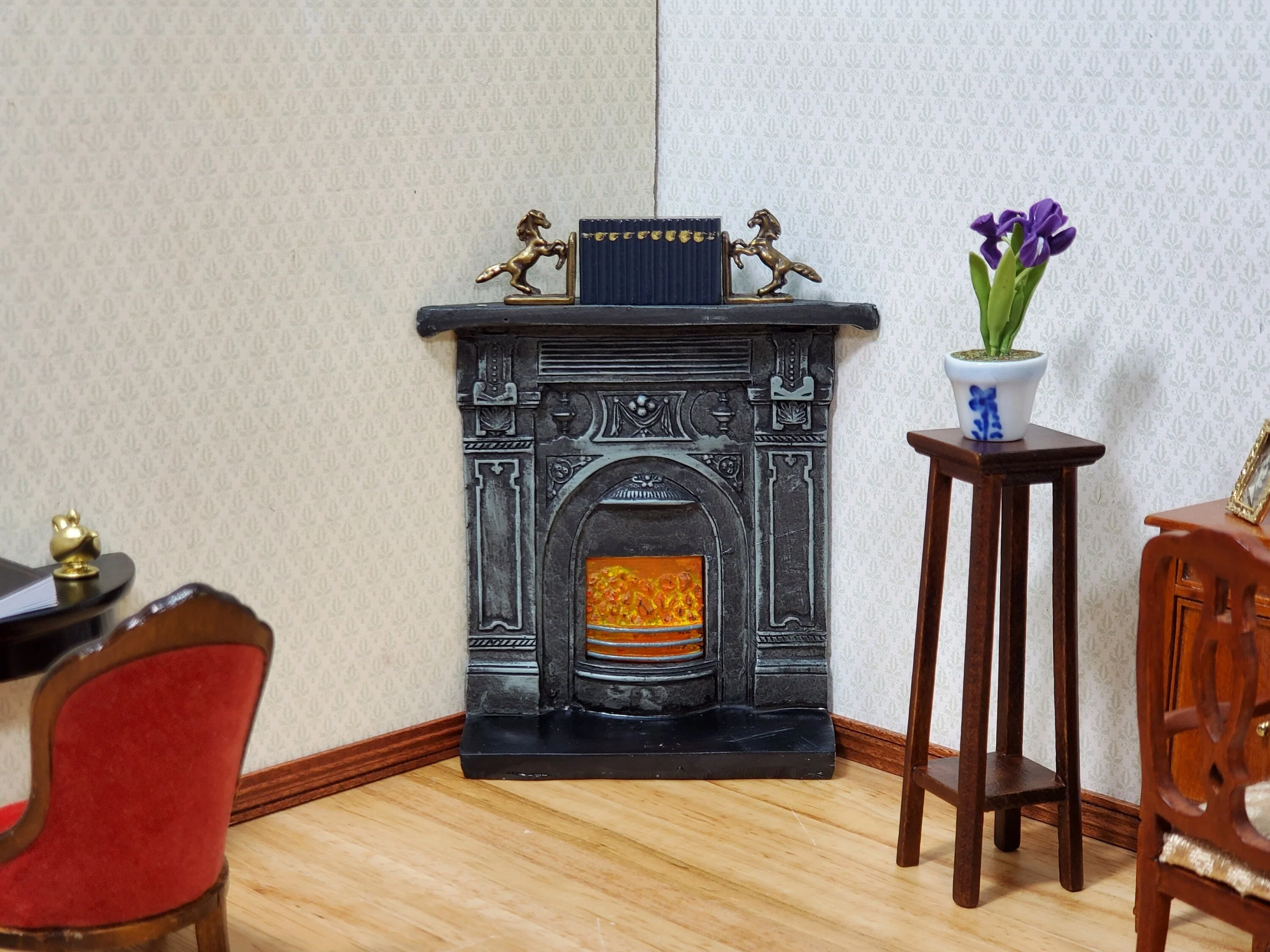 Dollhouse Corner Fireplace with Fire Black Resin 1:12 Scale Miniature Furniture - Image 3