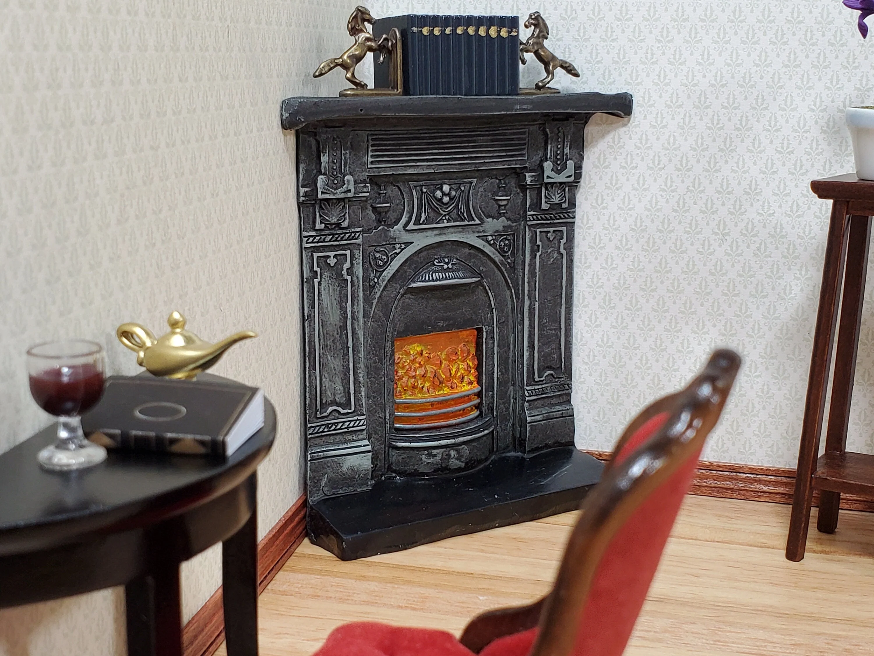 Dollhouse Corner Fireplace with Fire Black Resin 1:12 Scale Miniature Furniture - Image 4