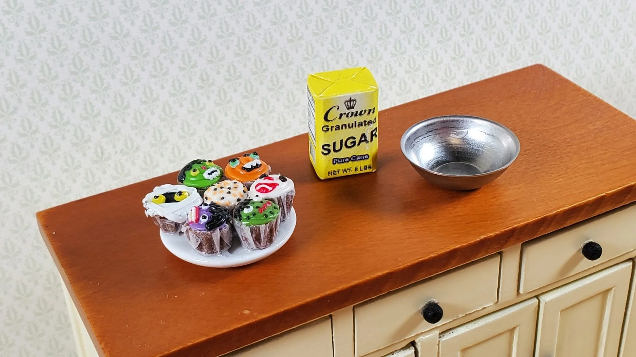 Dollhouse Cupcakes Halloween Theme Mummy Monsters 1:12 Scale Miniature Food - Image 3