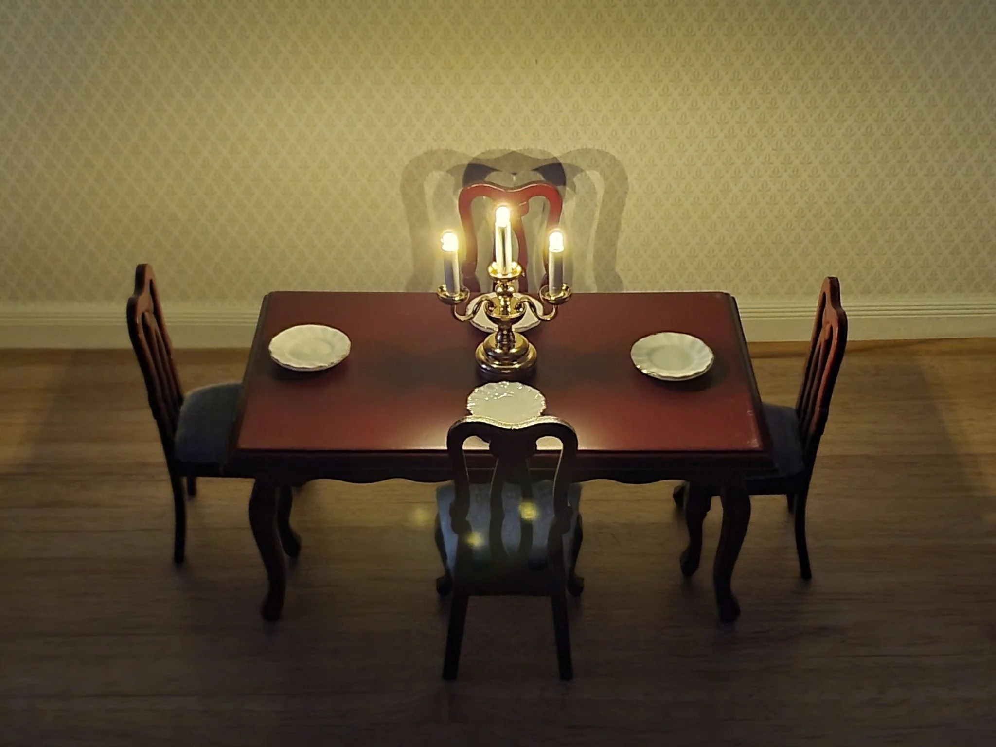 Dollhouse Dining Room Table and 4 Chairs Mahogany Finish 1:12 Scale Miniature Furniture - Image 4
