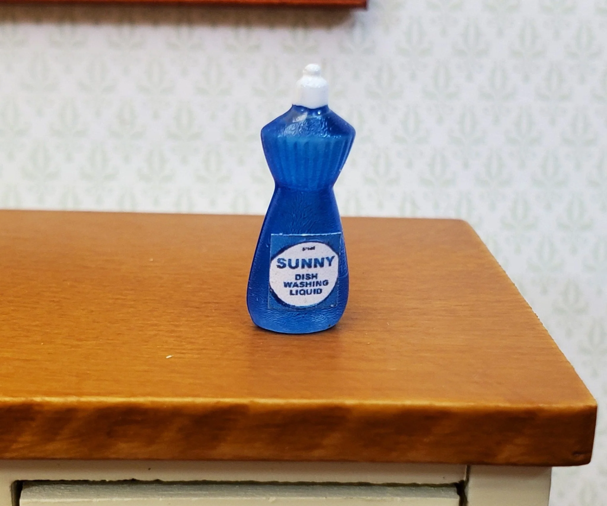 Dollhouse Dish Soap Blue Dishwashing Bottle 1:12 Scale Miniature Kitchen Accessories