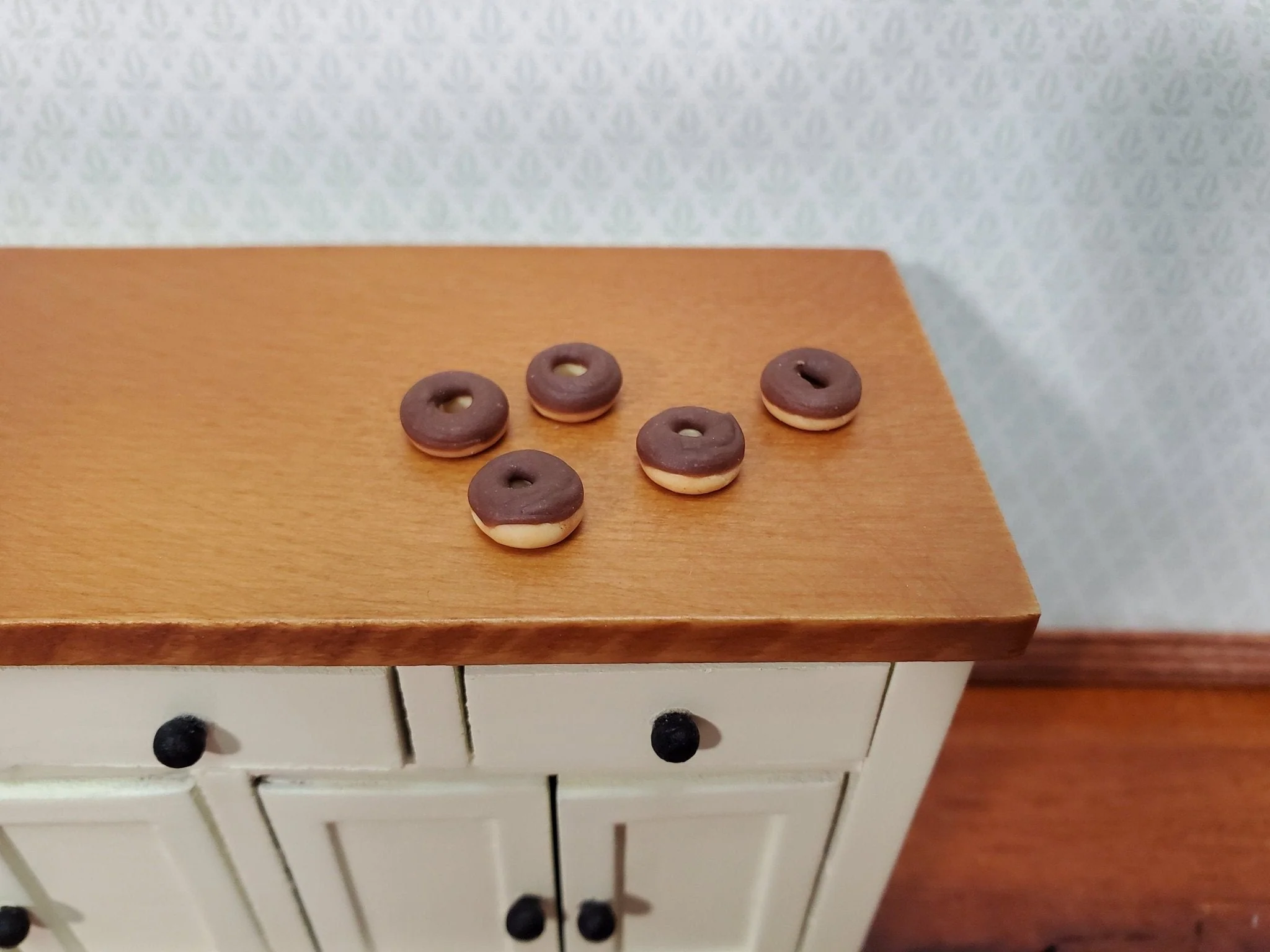 Dollhouse Donuts x5 Chocolate Frosted 1:12 Scale Miniature Food Dessert Bakery - Image 2